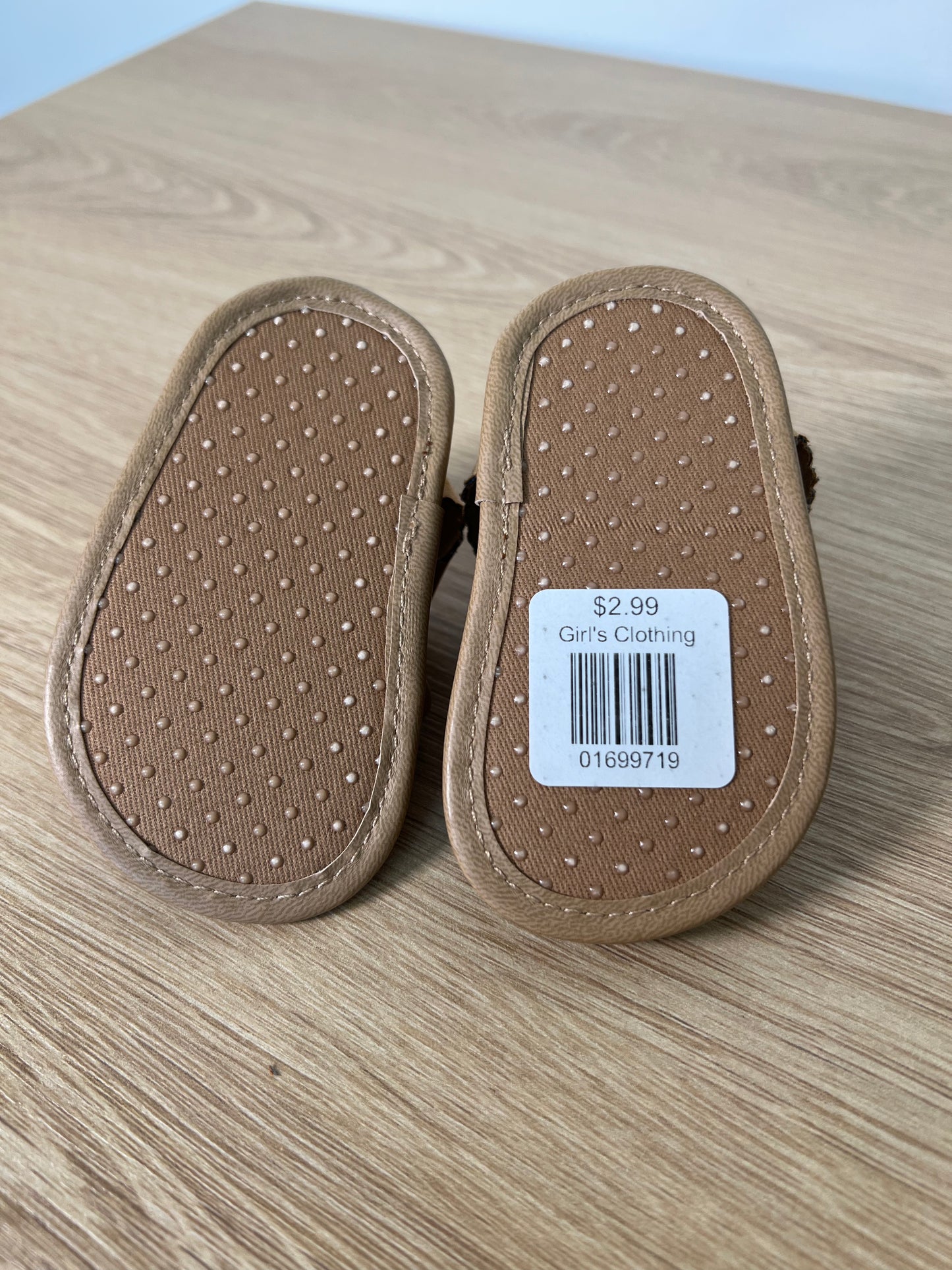 Size 3-6M Old Navy Sandals