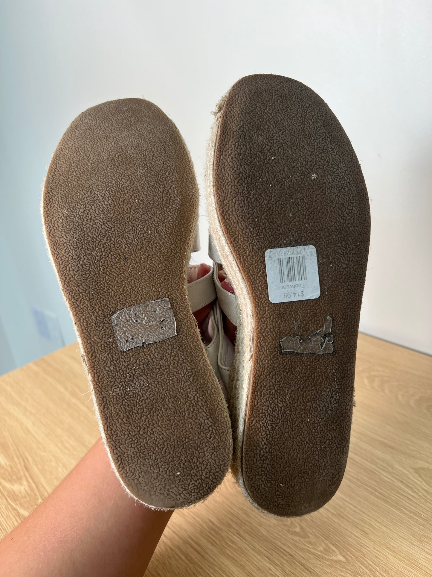 Size 9 Maurices Sandals