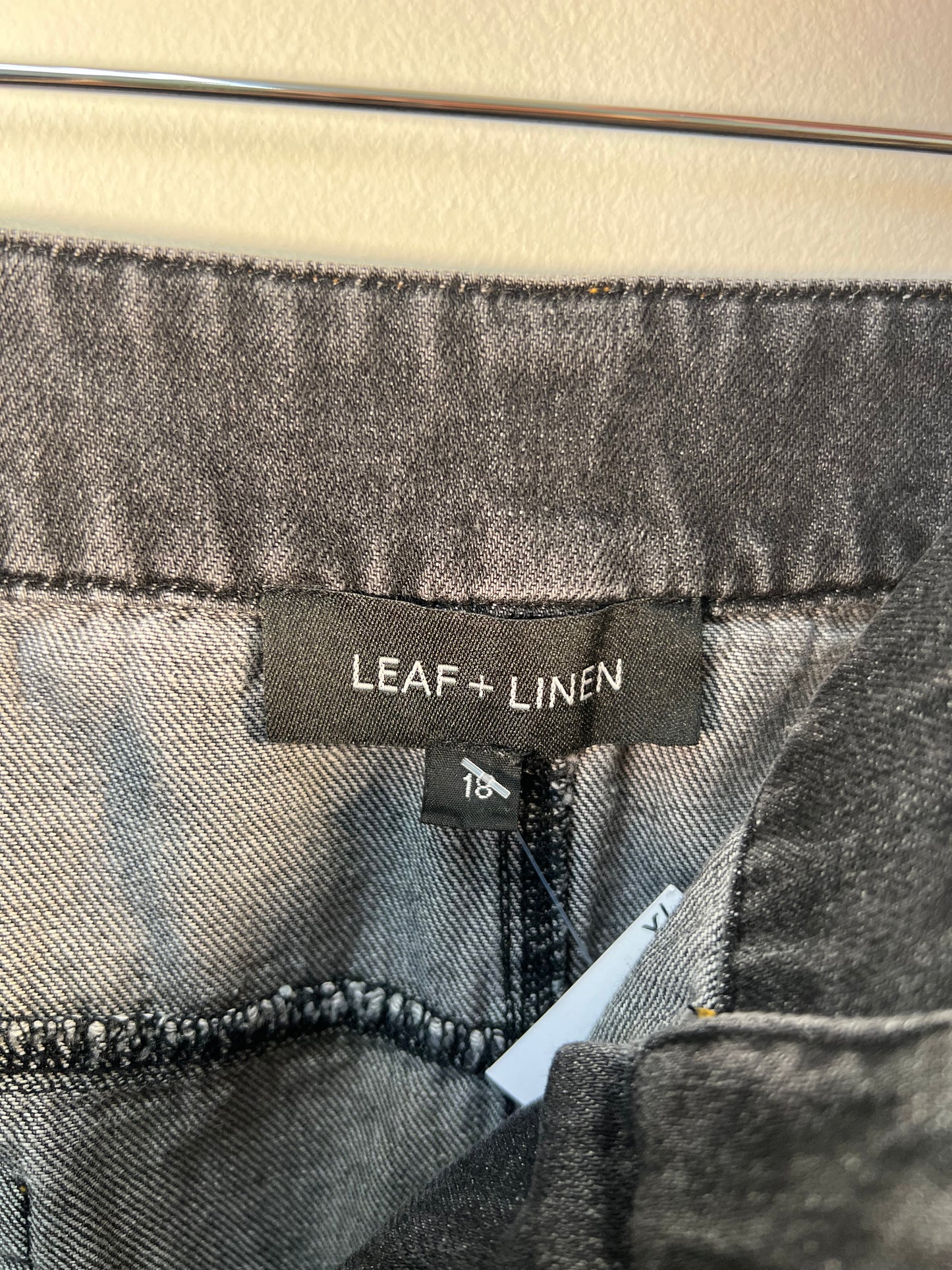 XL Leaf & Linen Skirt