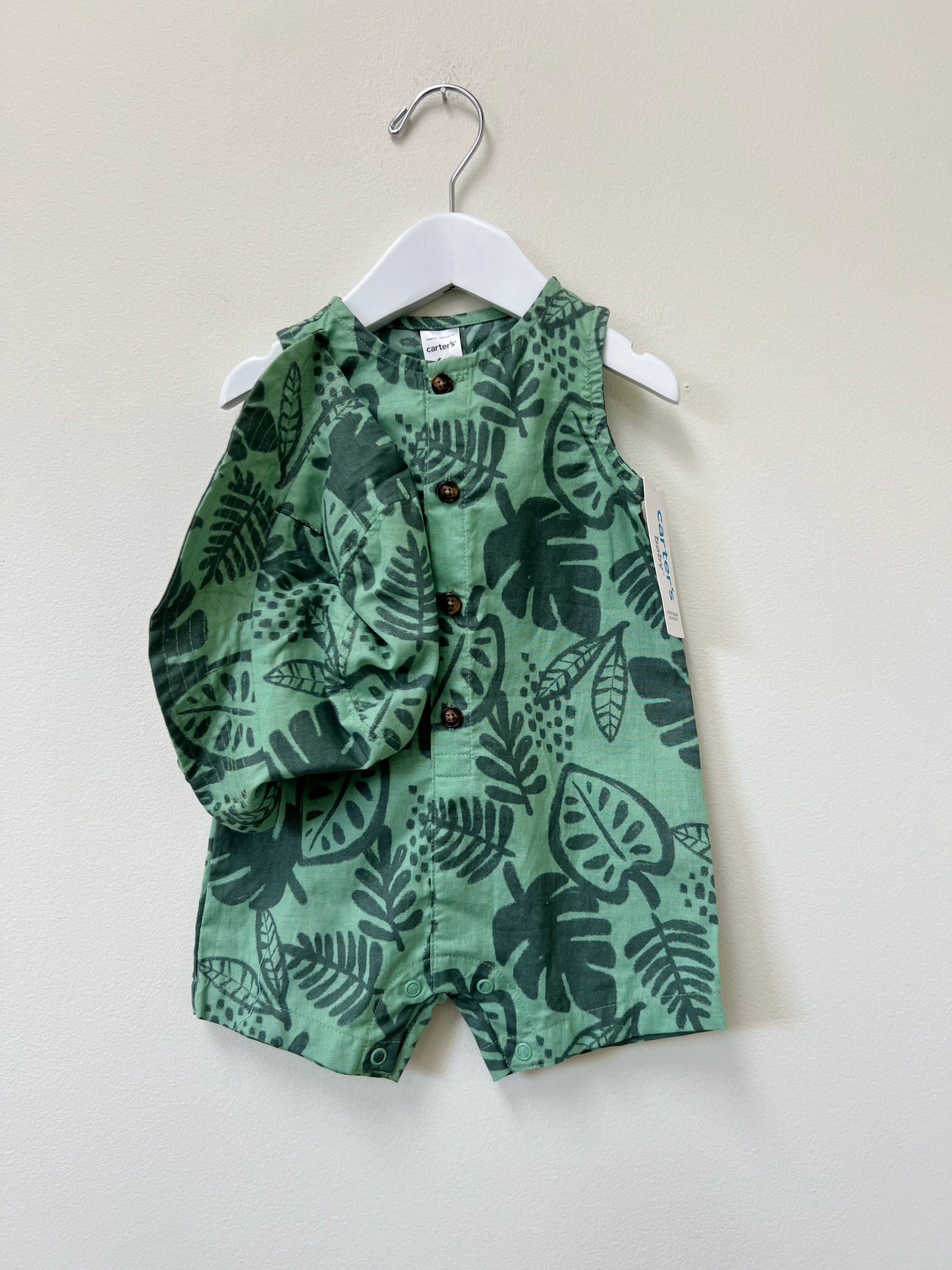 6m Carter’s NWT Green Romper w/ Hat