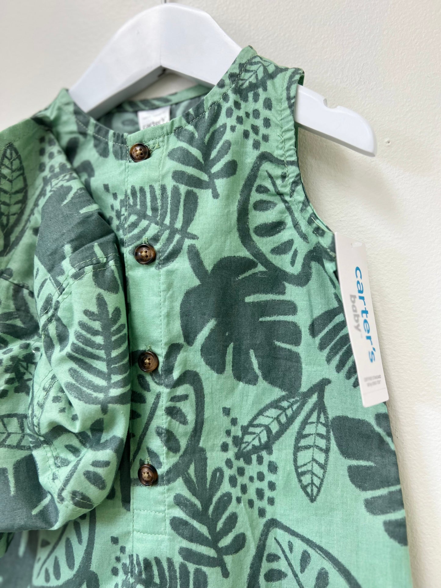 6m Carter’s NWT Green Romper w/ Hat