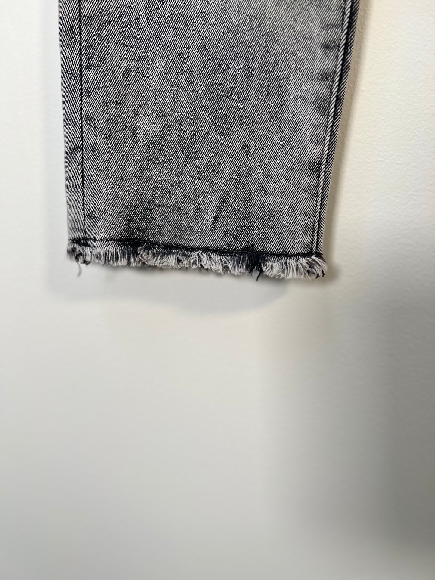 1/25 Kendall + Kylie High Rise Denim Jeans