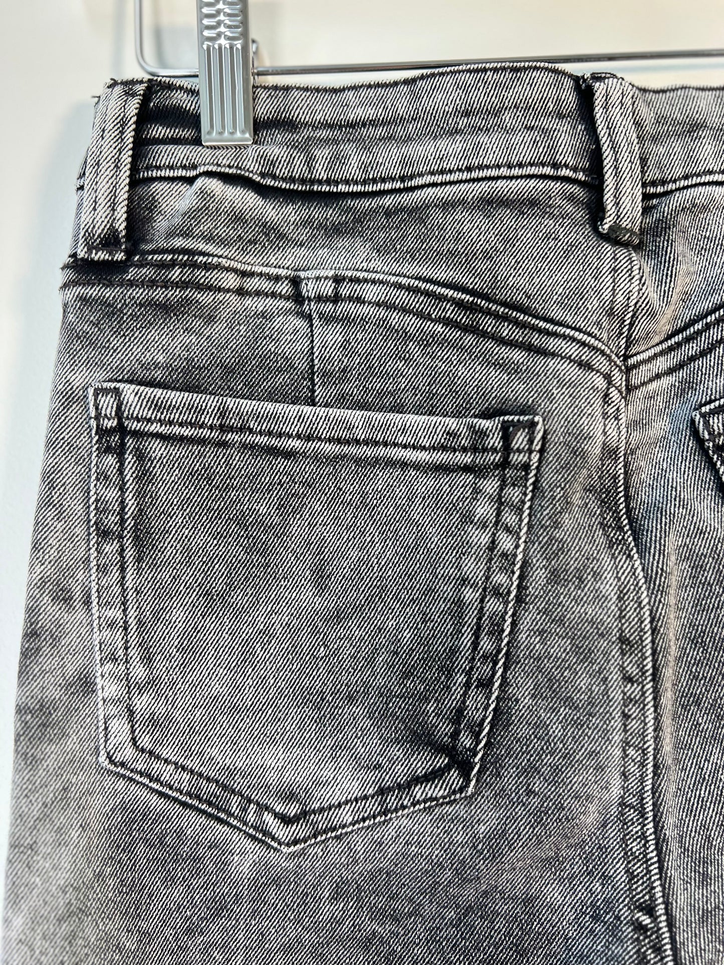 1/25 Kendall + Kylie High Rise Denim Jeans