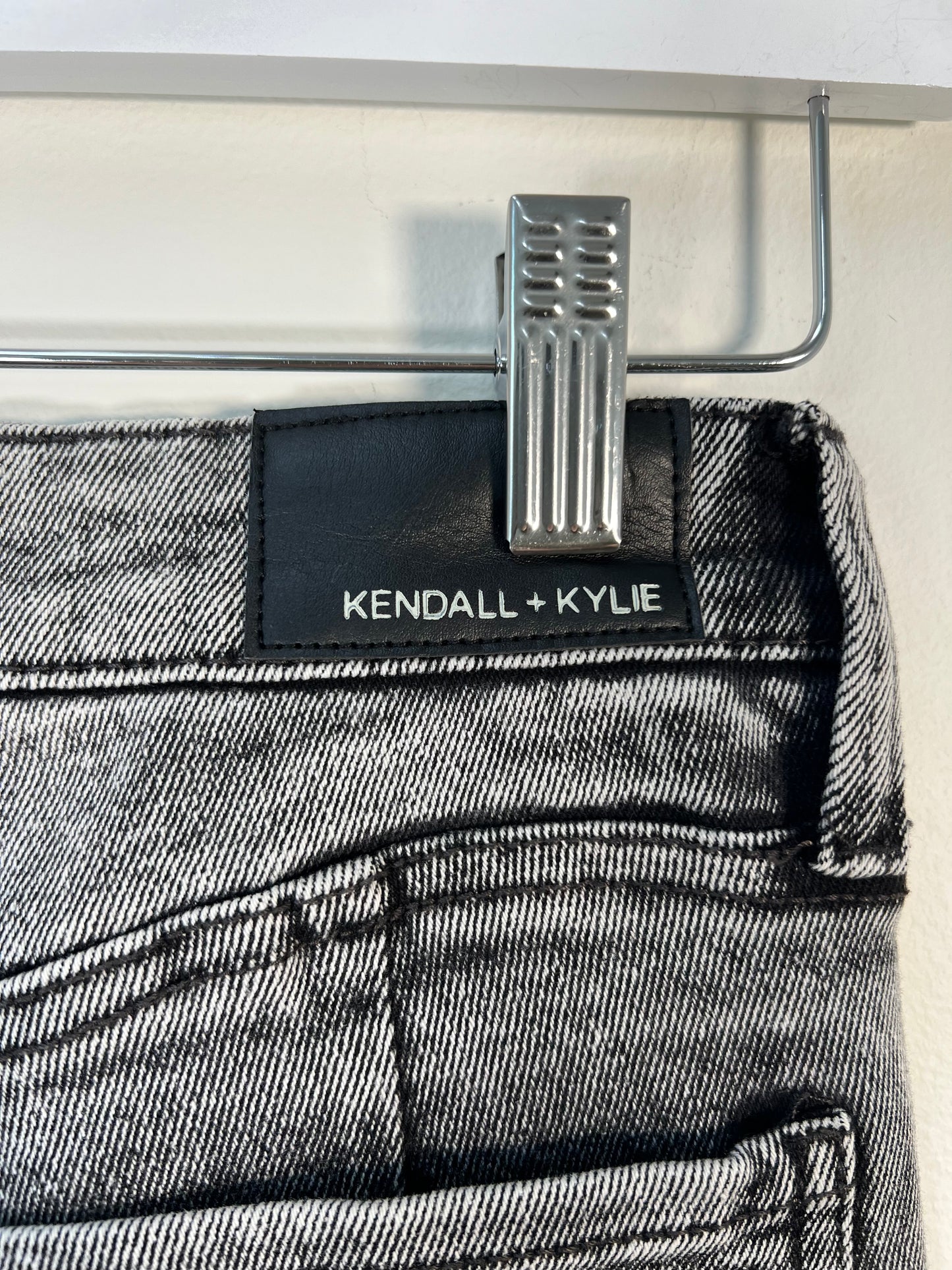 1/25 Kendall + Kylie High Rise Denim Jeans
