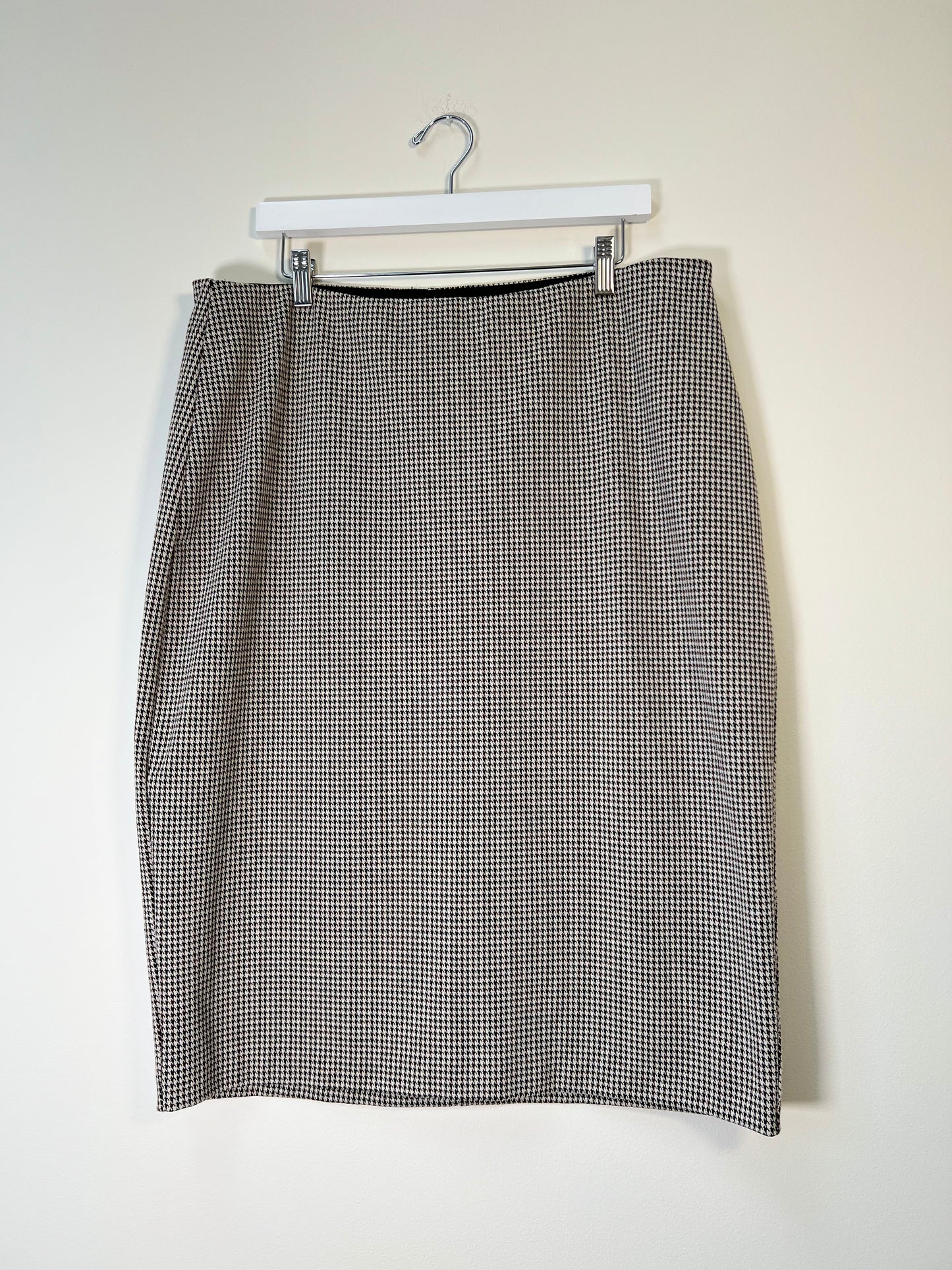XL The Main Street Exchange Skirt