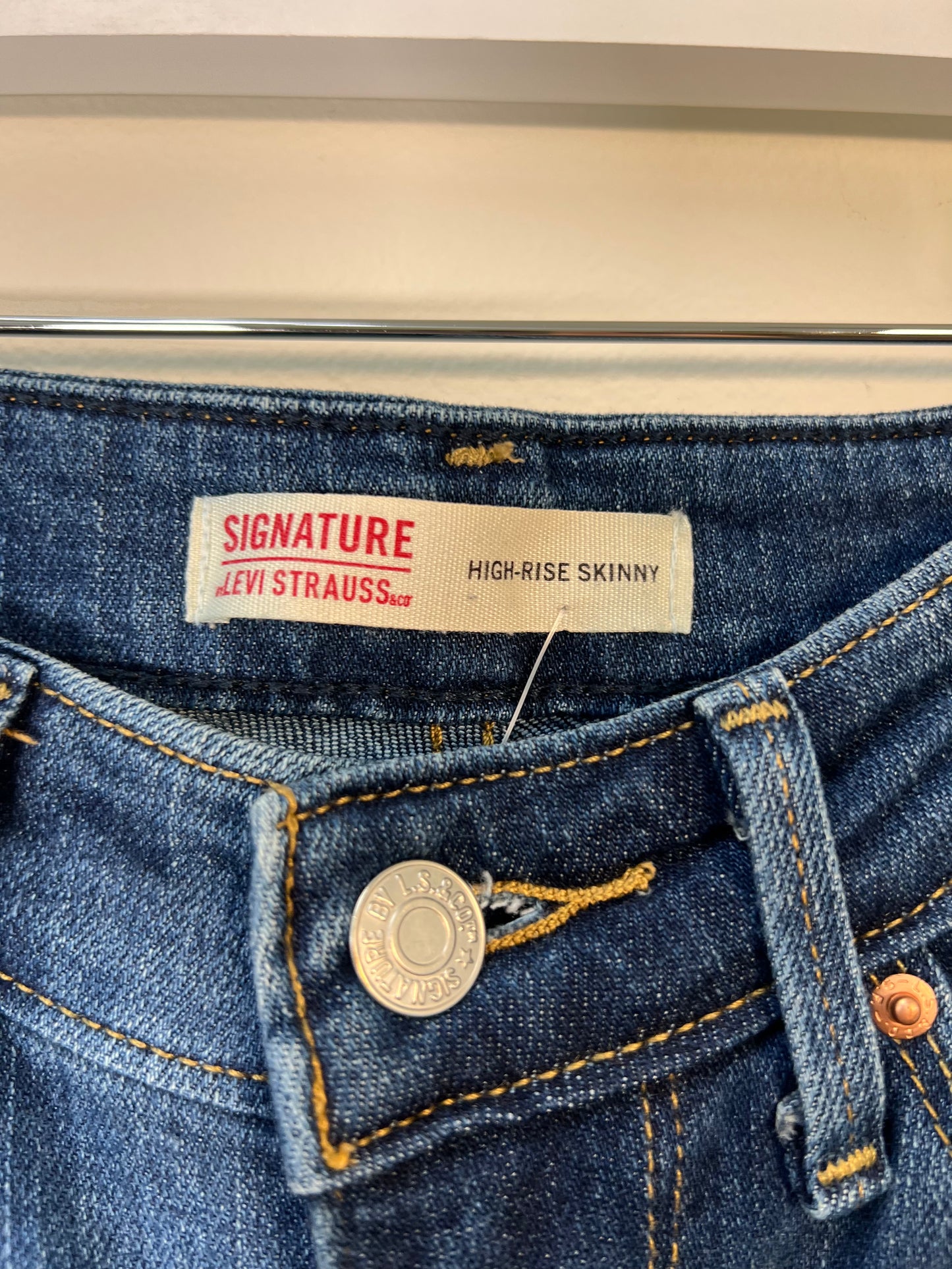 4 Levi Strauss Jeans