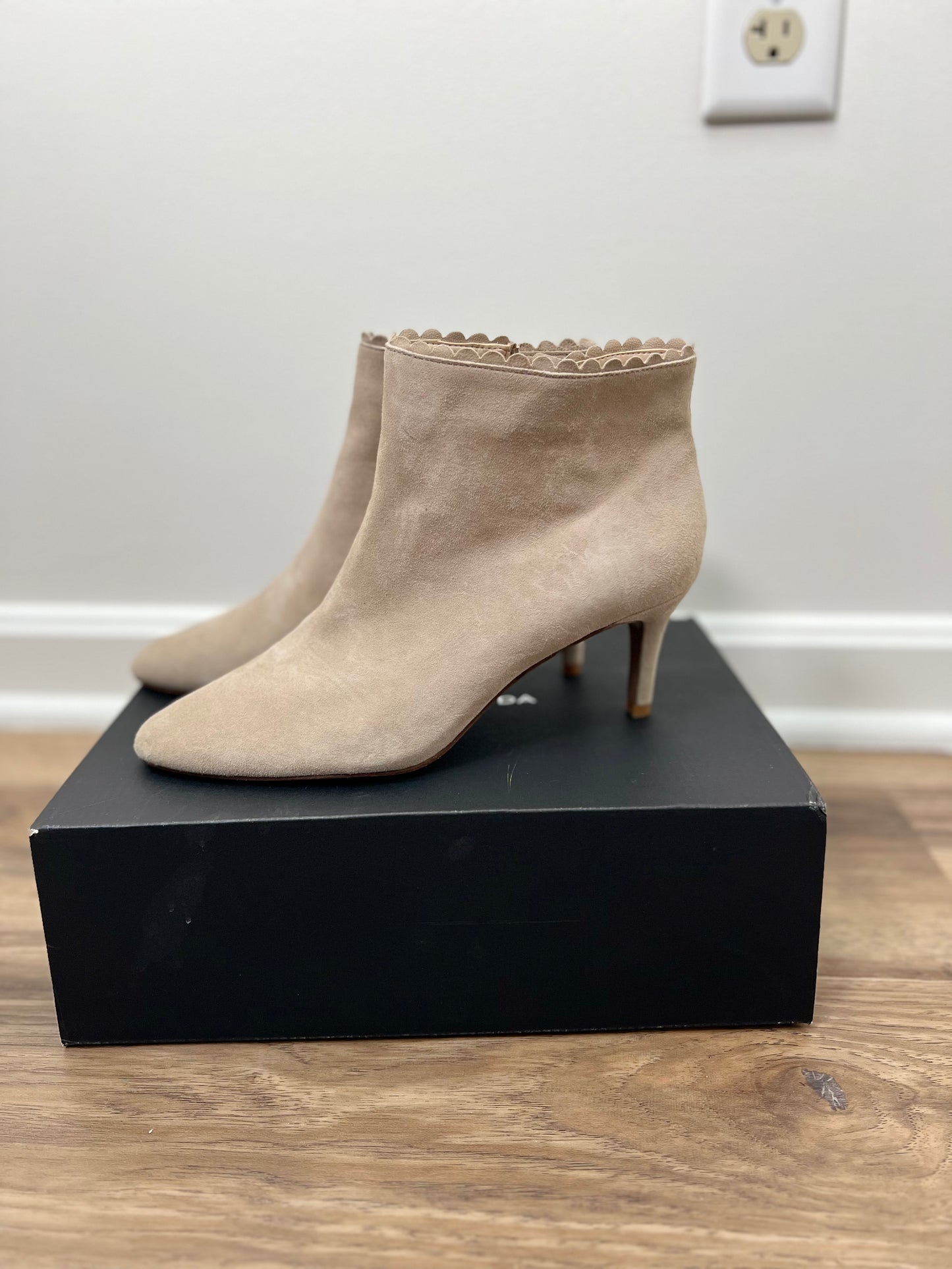 9M Pelle Moda Ankel Boots