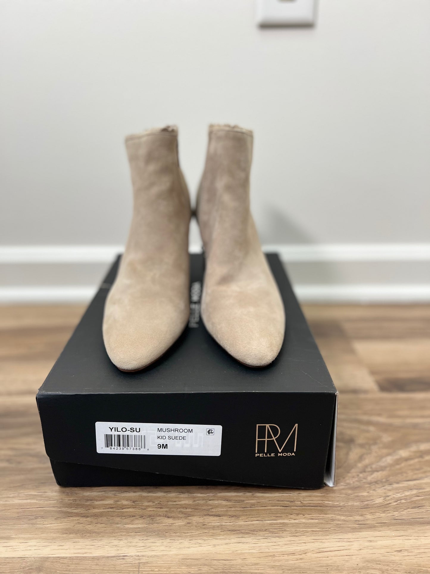 9M Pelle Moda Ankel Boots