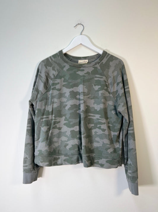 M Universal Thread Sweatshirt