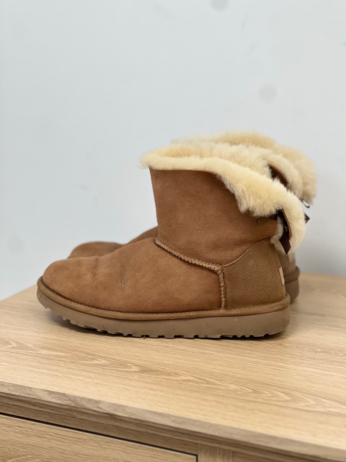 UGG Womens Mini Bailey Bow Boots