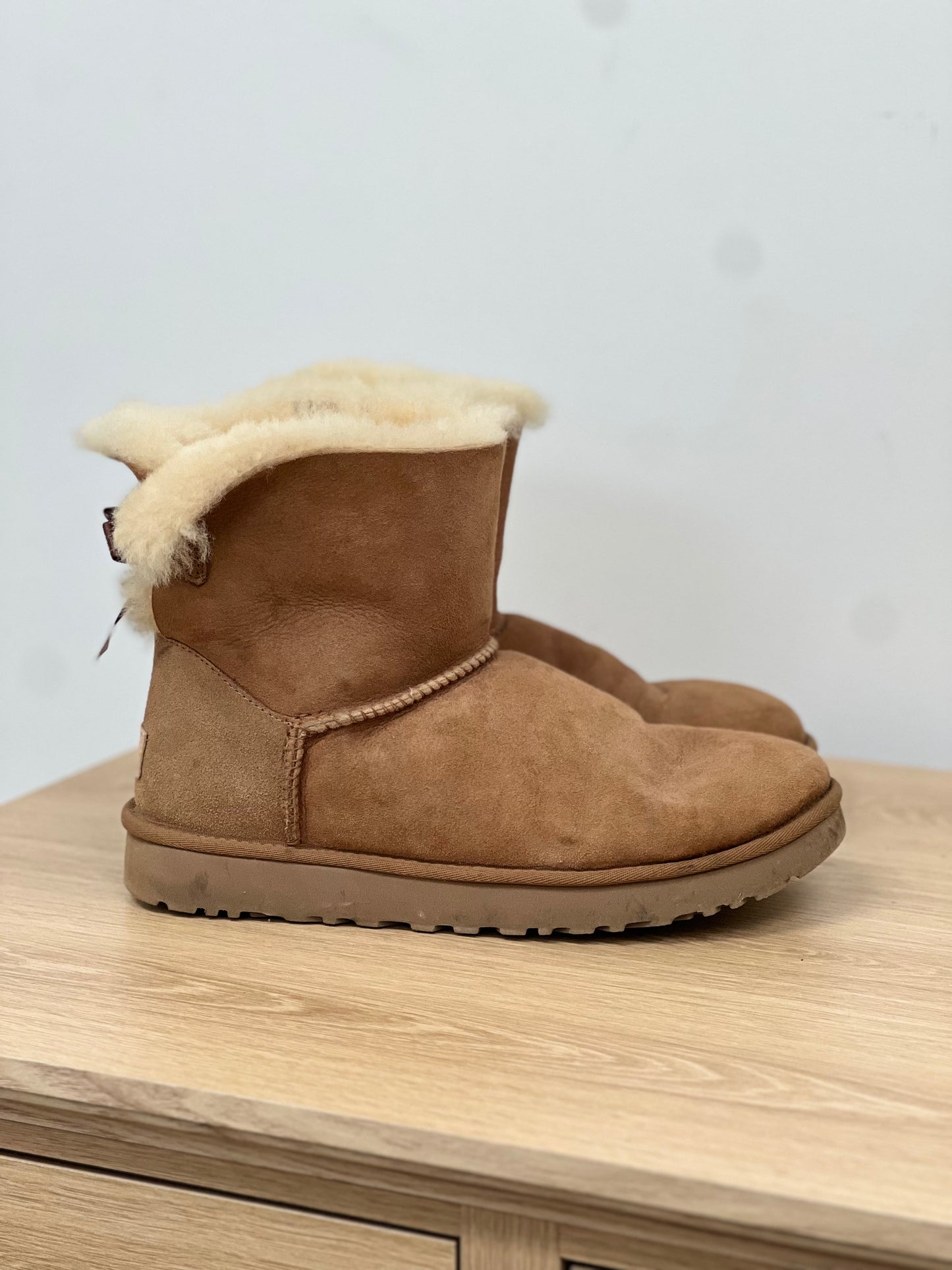 UGG Womens Mini Bailey Bow Boots