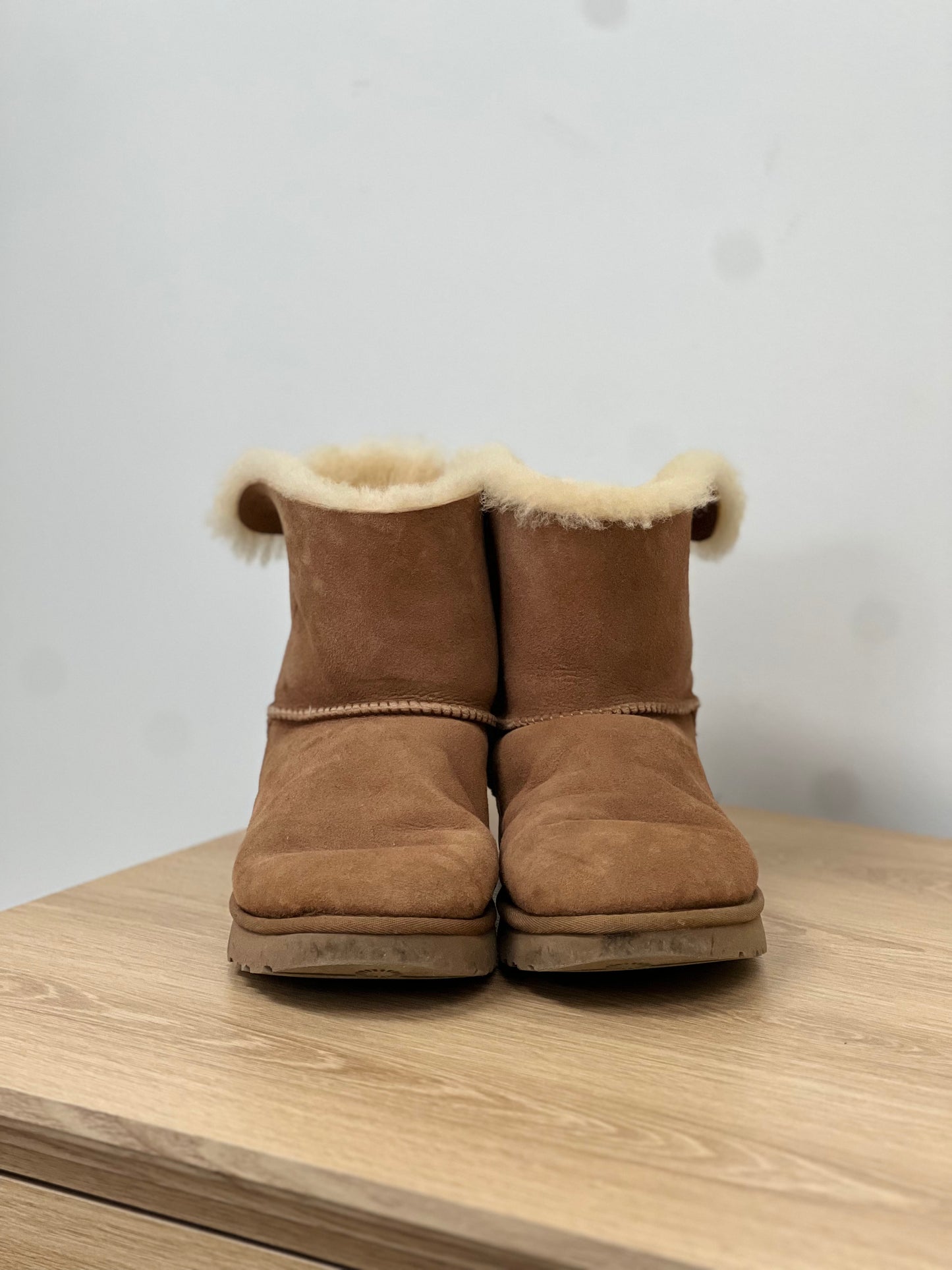 UGG Womens Mini Bailey Bow Boots