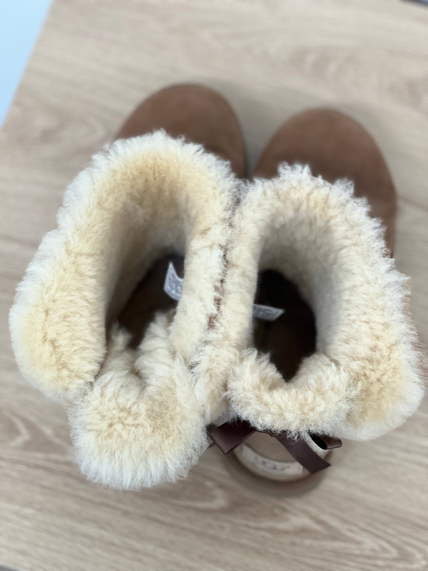 UGG Womens Mini Bailey Bow Boots