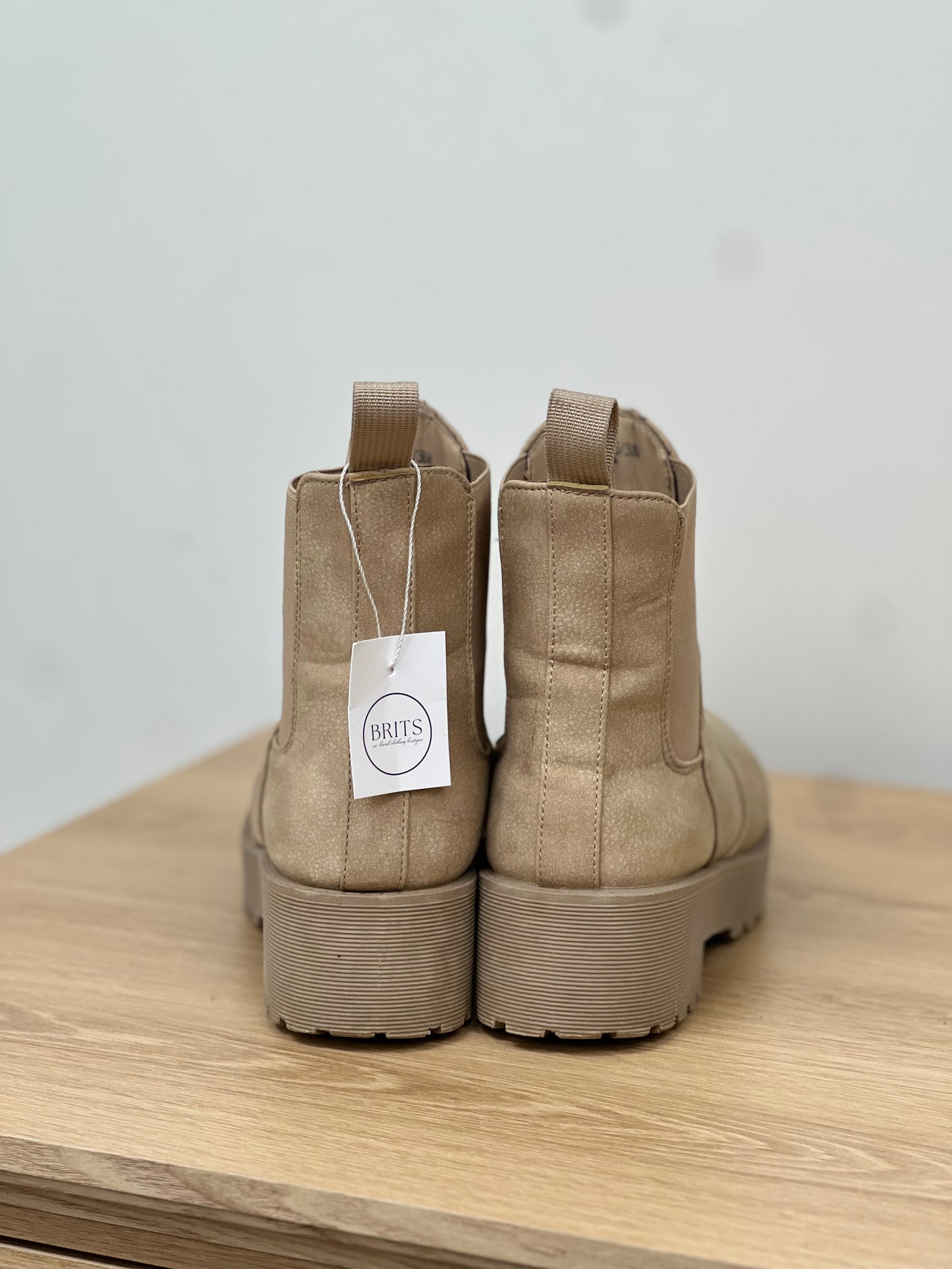 Dirty Laundry Women’s Chelsea Boots