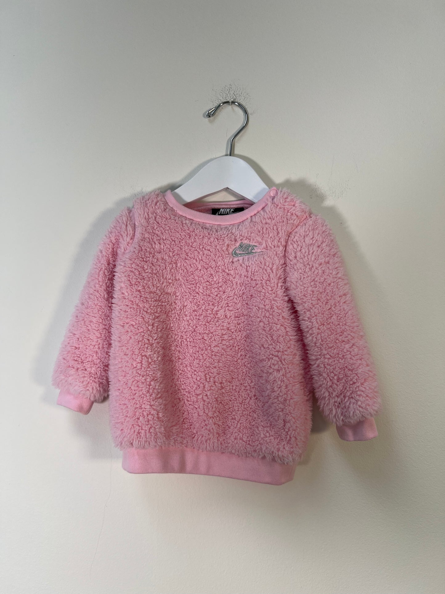 9m Fluffy Nike Sweatshirt