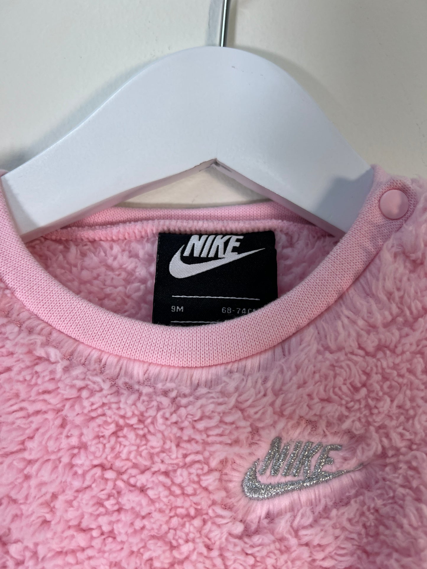 9m Fluffy Nike Sweatshirt