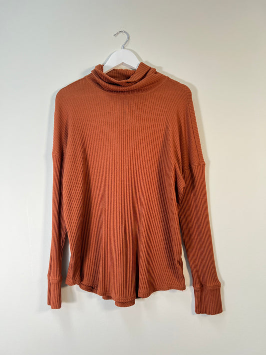 M American Eagle sweater