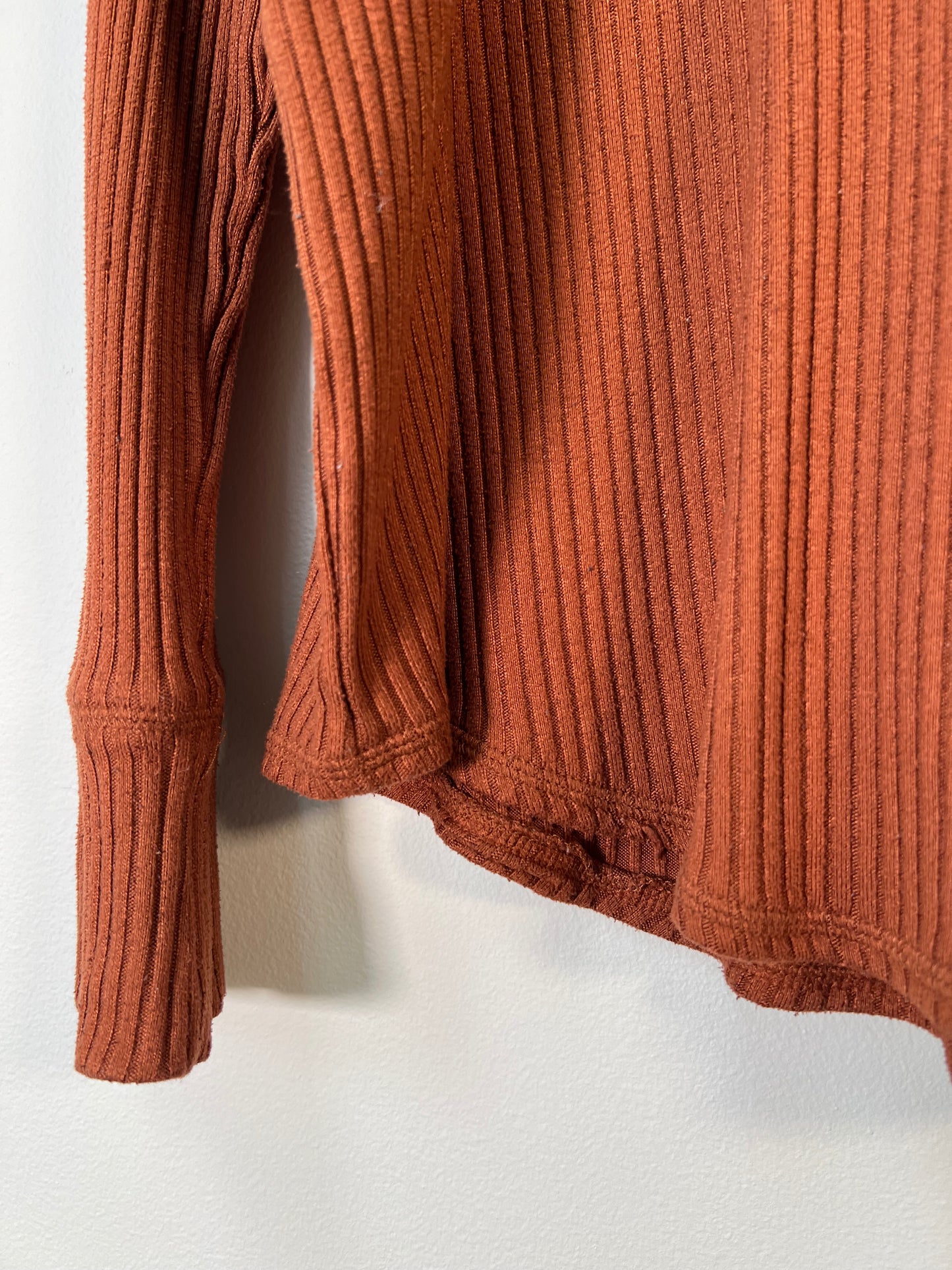 M American Eagle sweater