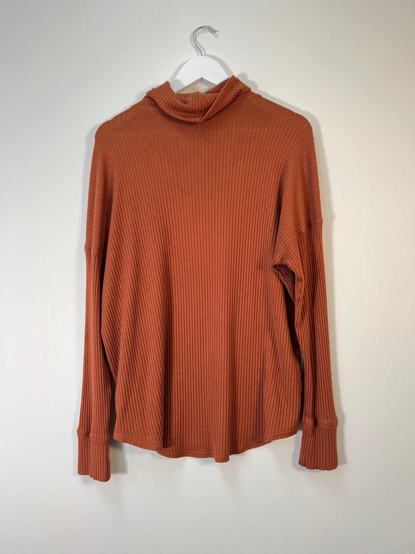 M American Eagle sweater