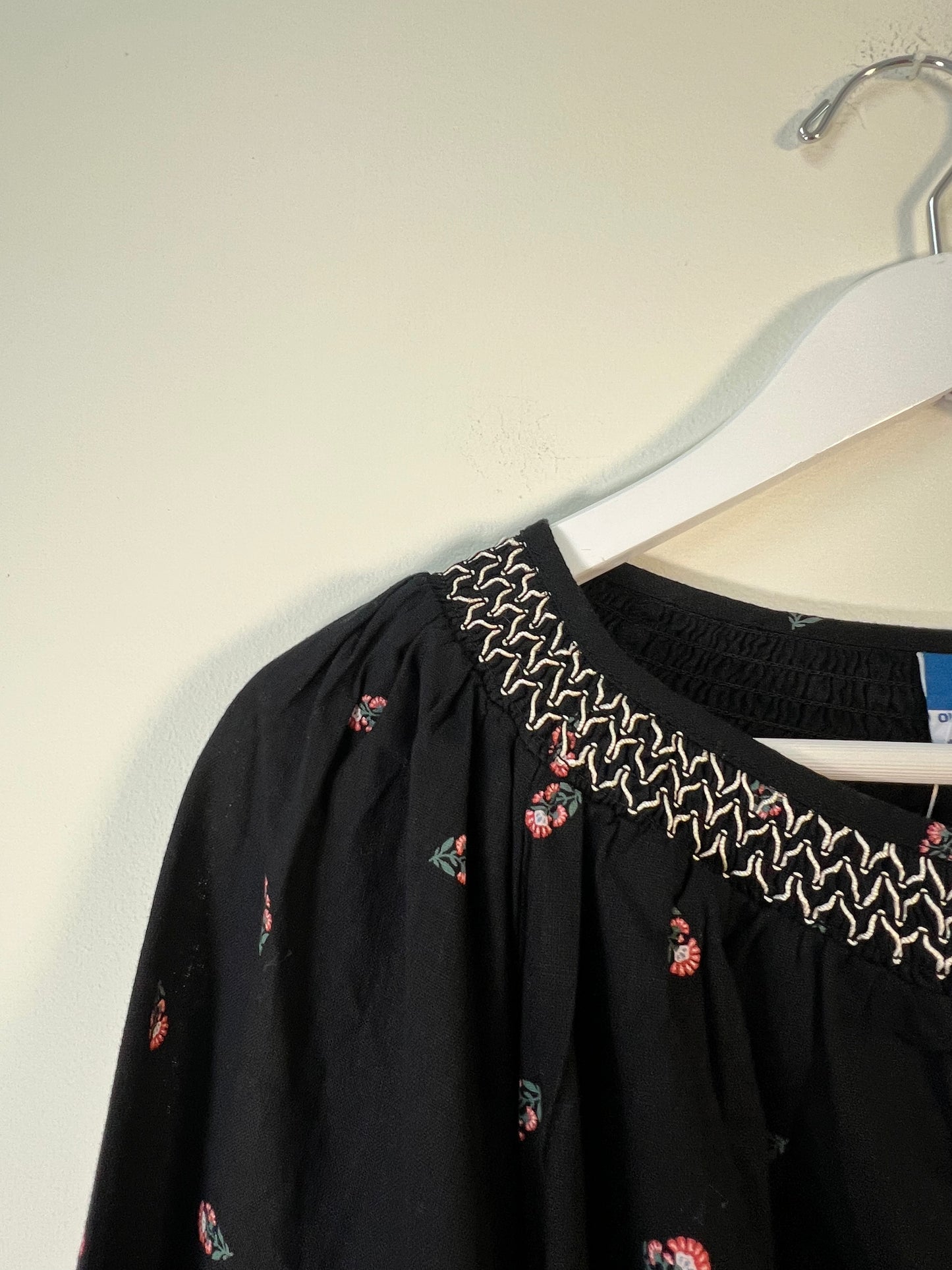 L Old Navy Blouse