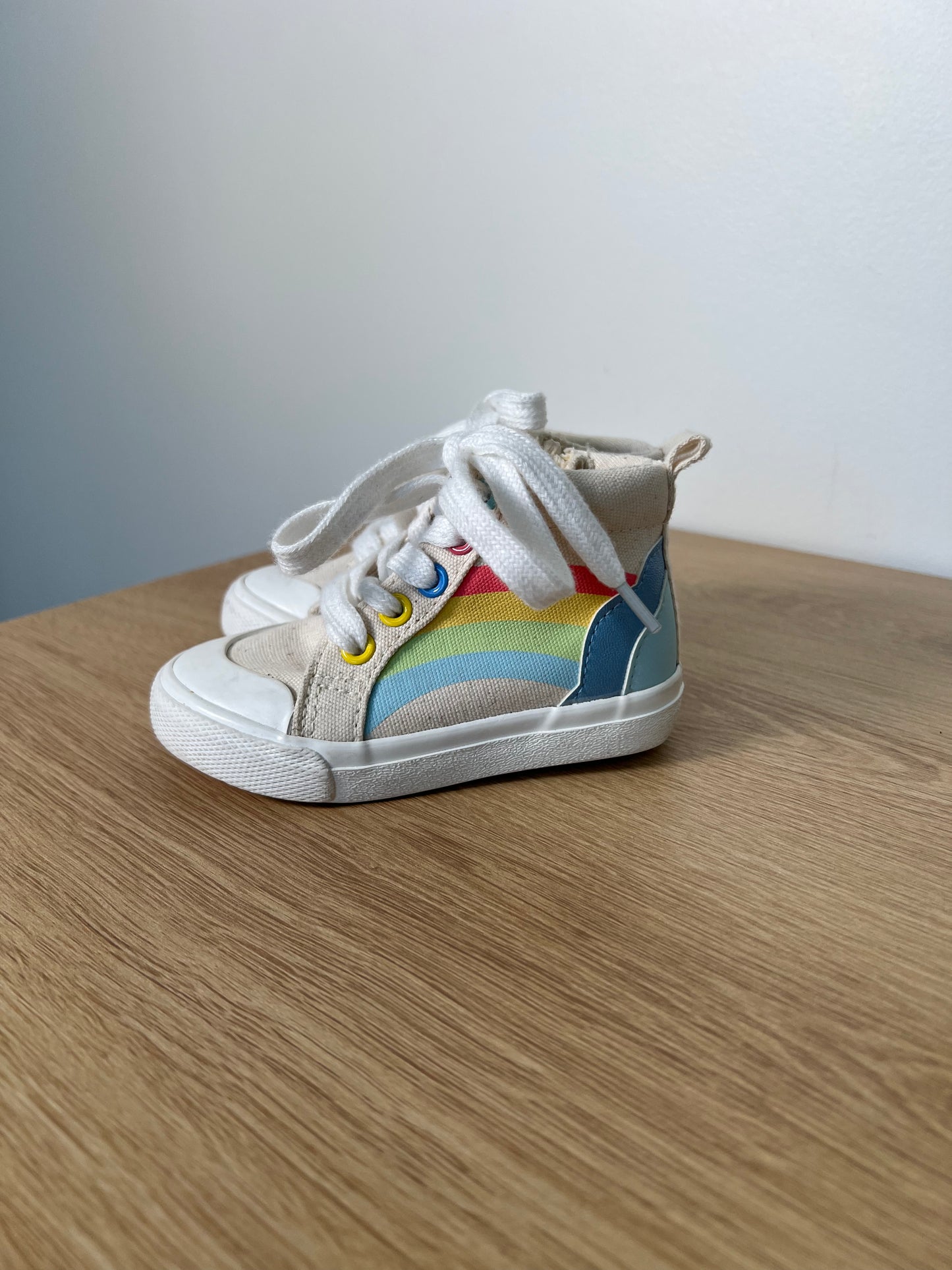 Size 5 Cat & Jack Sneakers