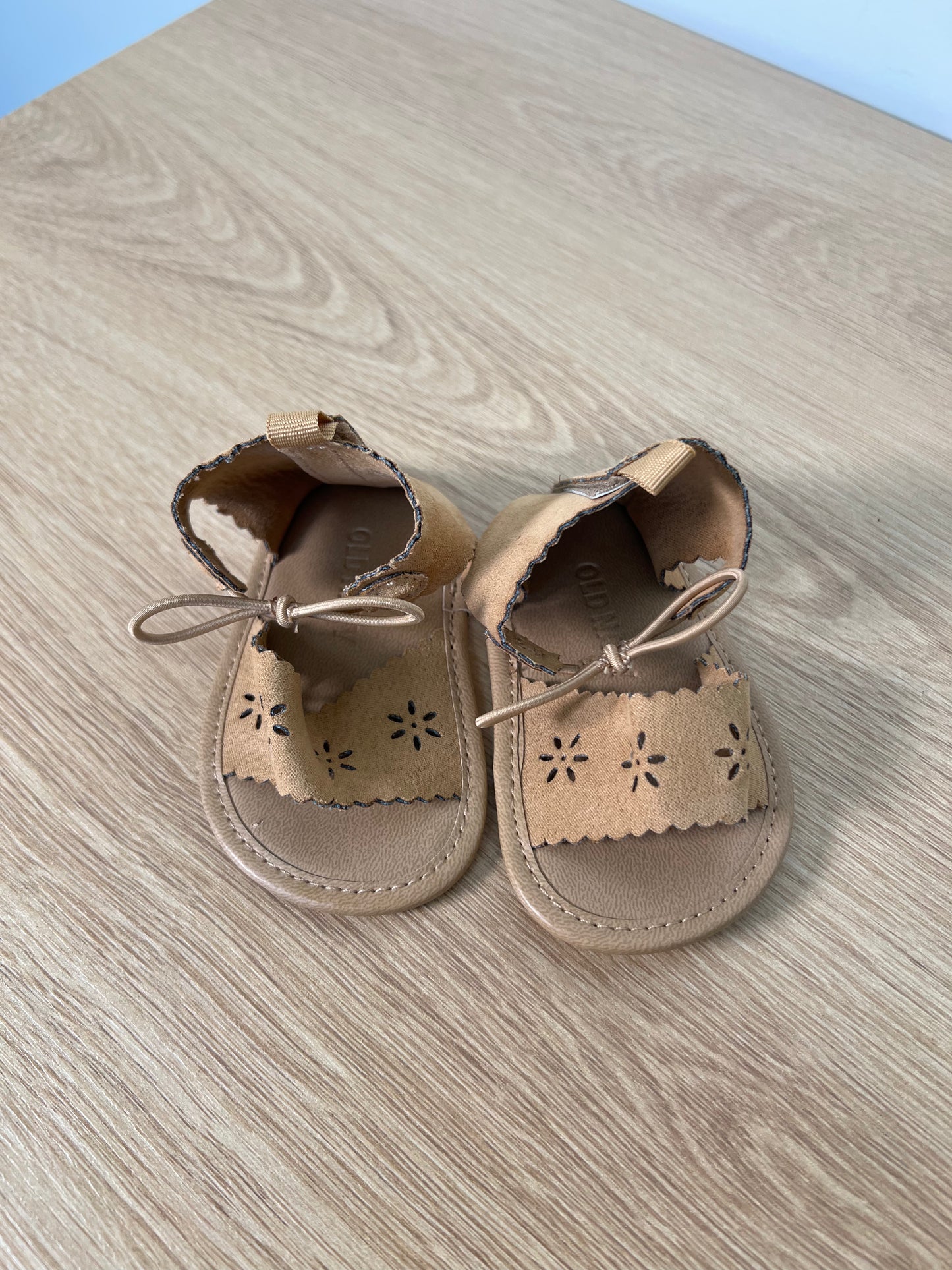 Size 3-6M Old Navy Sandals