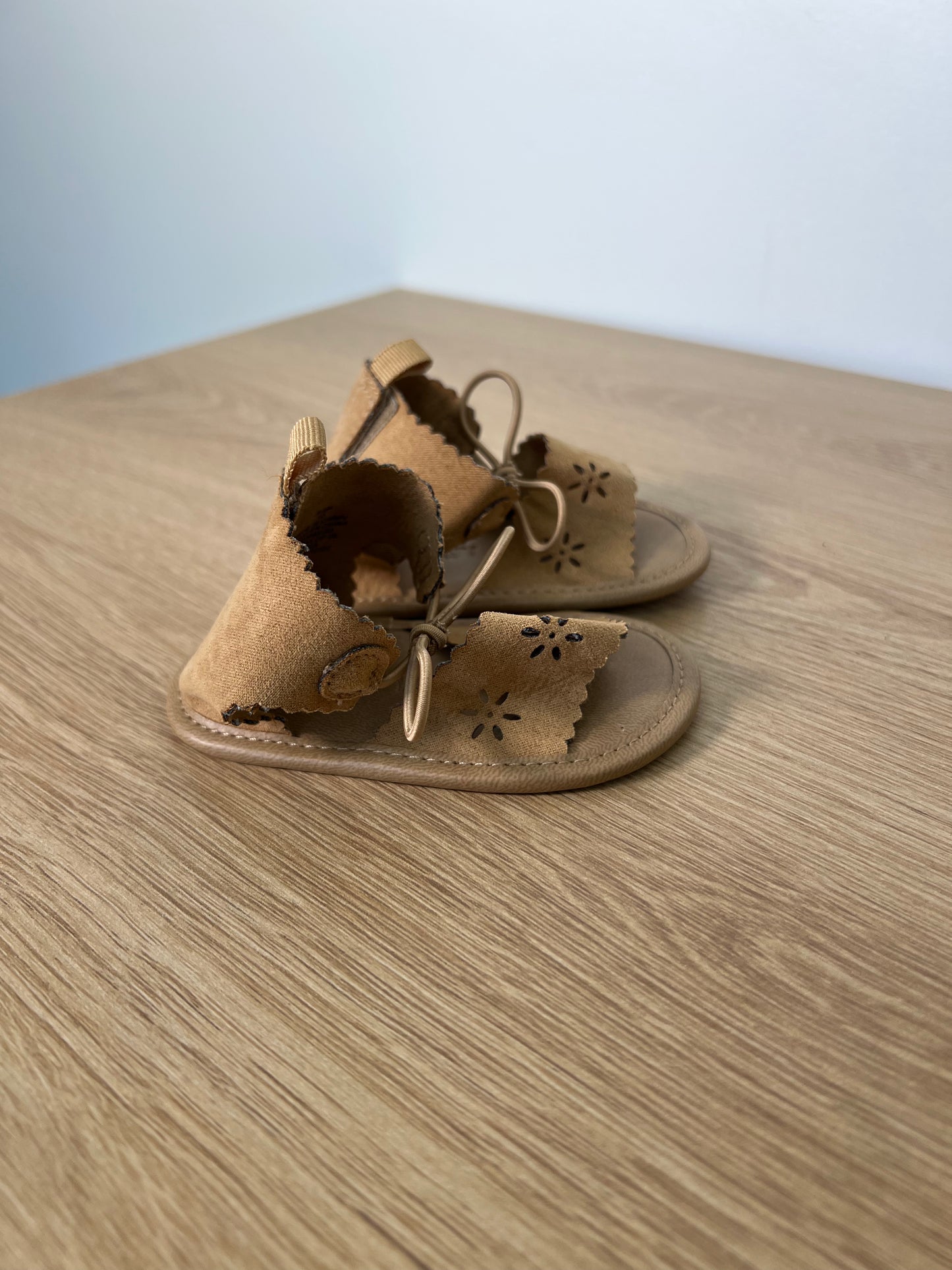 Size 3-6M Old Navy Sandals