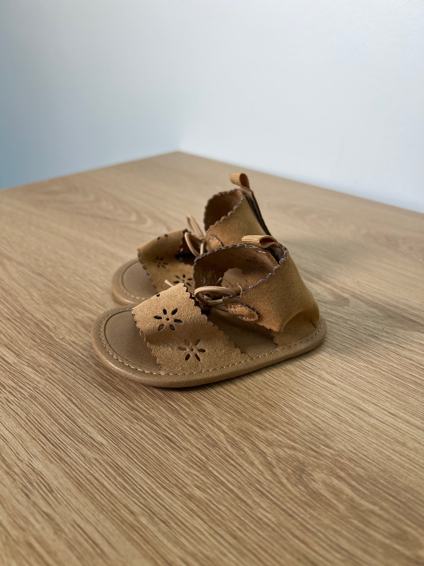 Size 3-6M Old Navy Sandals
