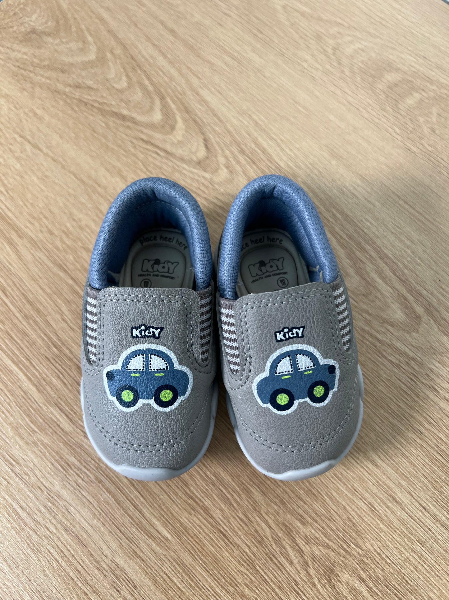 Size 3.5 Kidy Sneakers