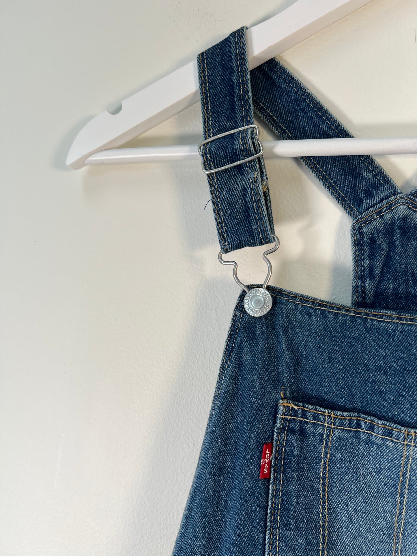 L Levi's Overalls