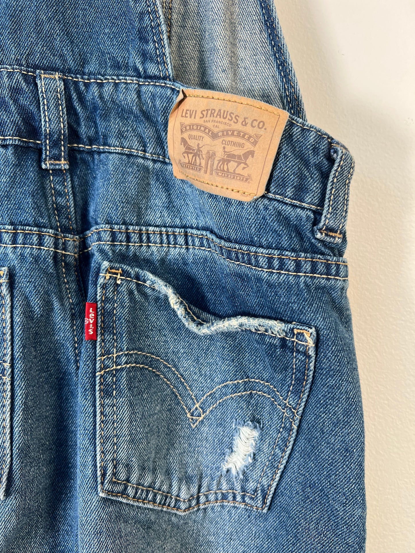 L Levi's Overalls