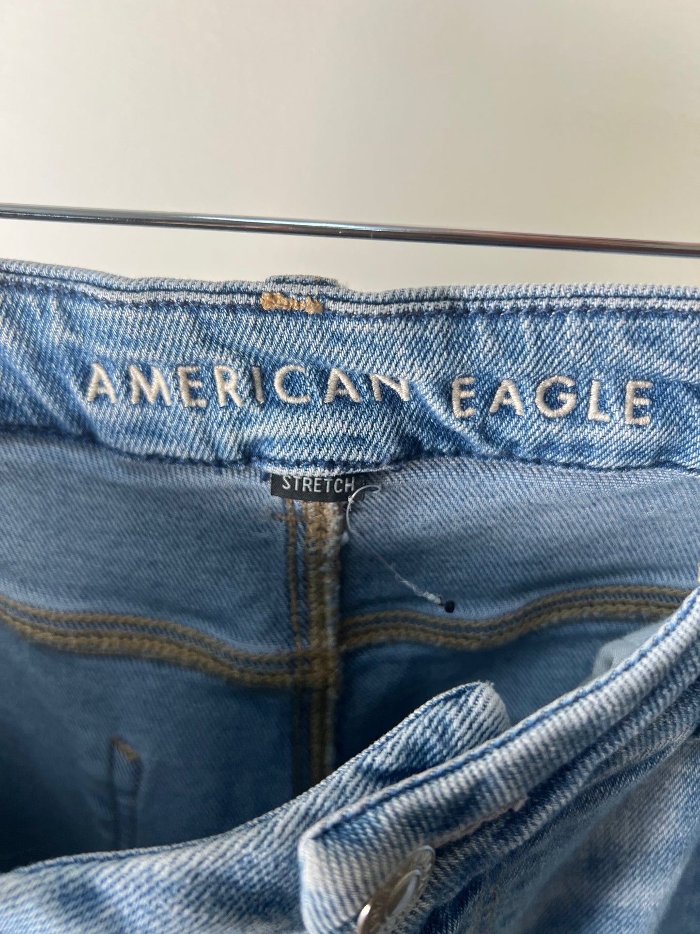 M American Eagle Curvy Mom Jeans