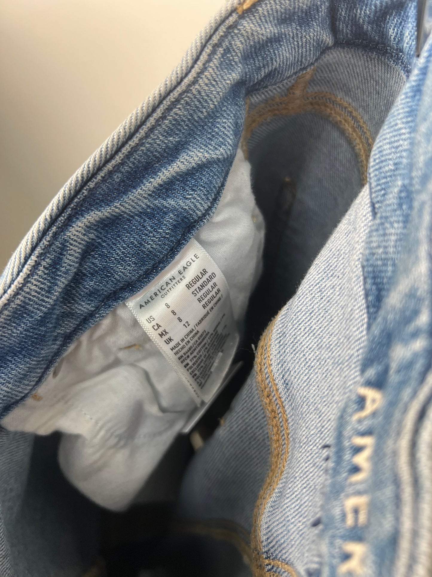 M American Eagle Curvy Mom Jeans
