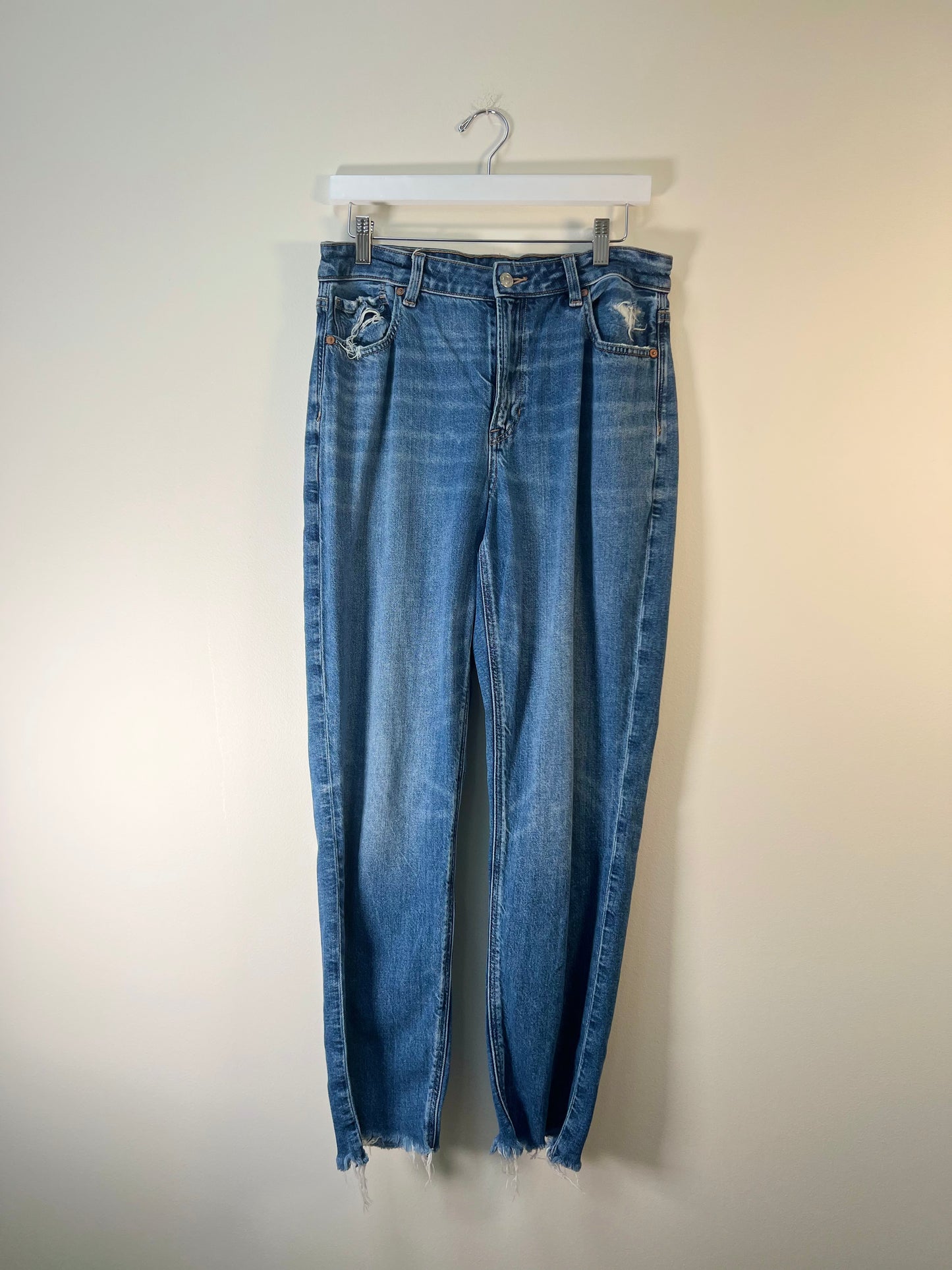 M American Eagle Mom Jeans