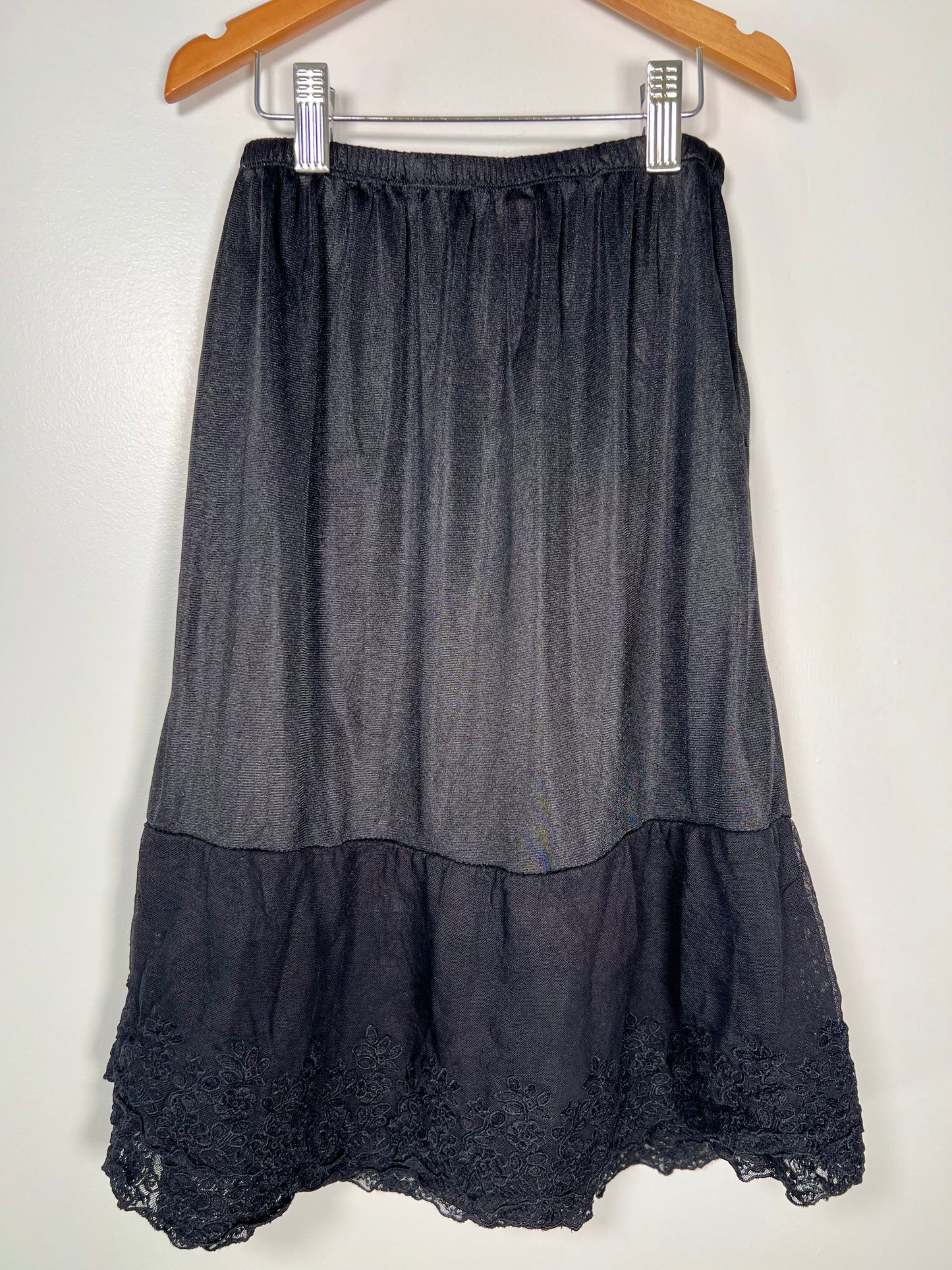 Medium Layers & Lace Black Skirt Extender