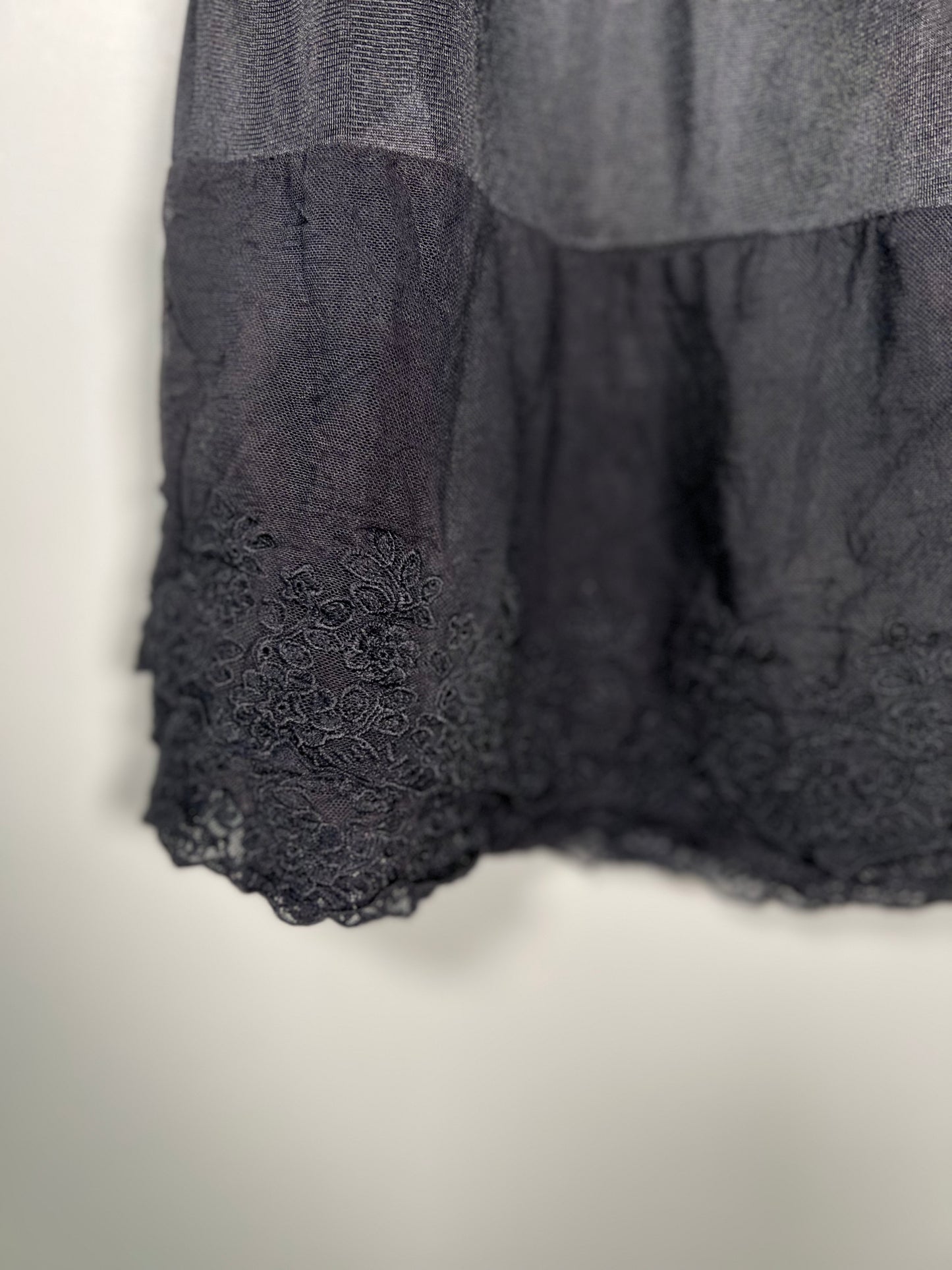 Medium Layers & Lace Black Skirt Extender