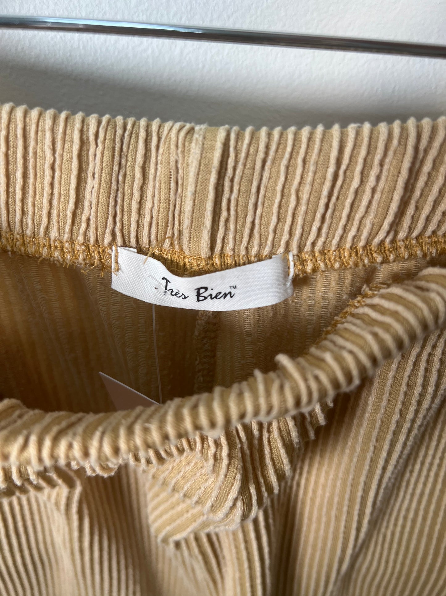 XS Tres Bien Knit Shorts