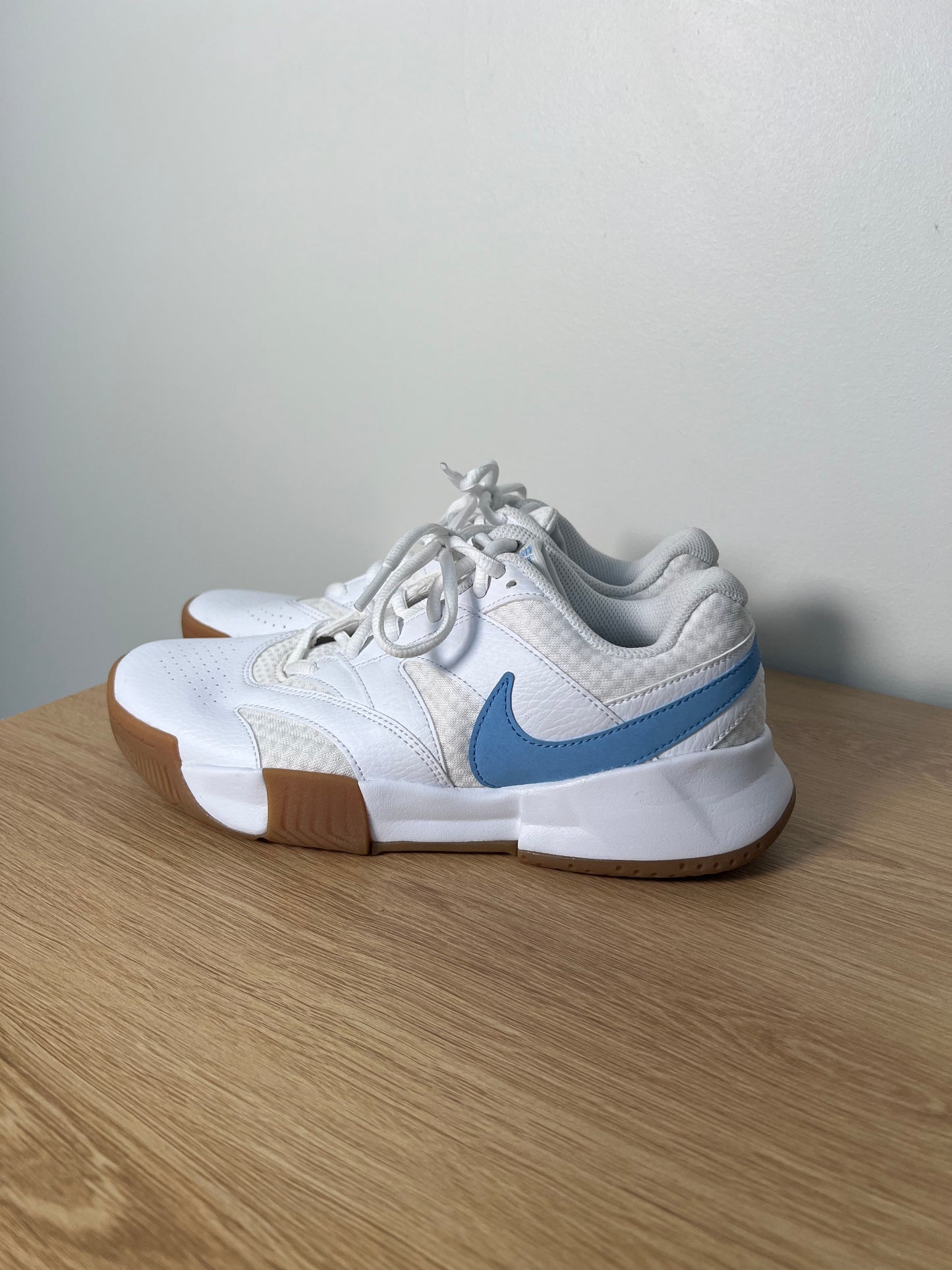 7.5 Nike Sneakers