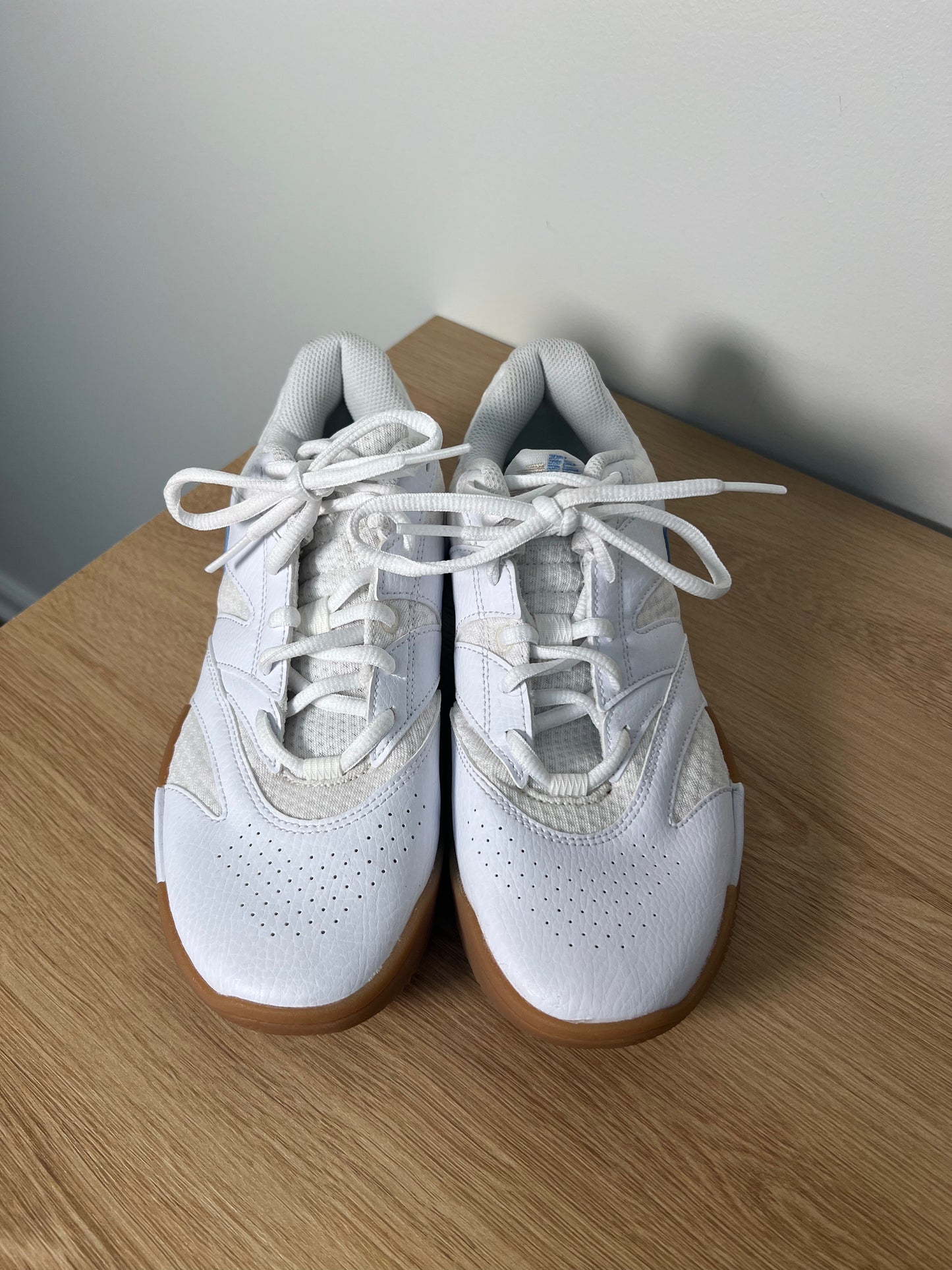 7.5 Nike Sneakers