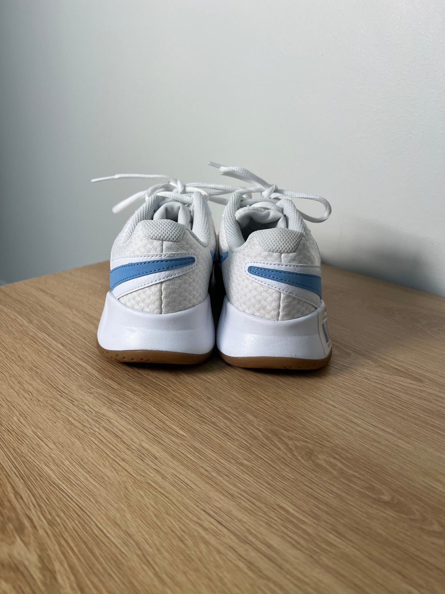 7.5 Nike Sneakers