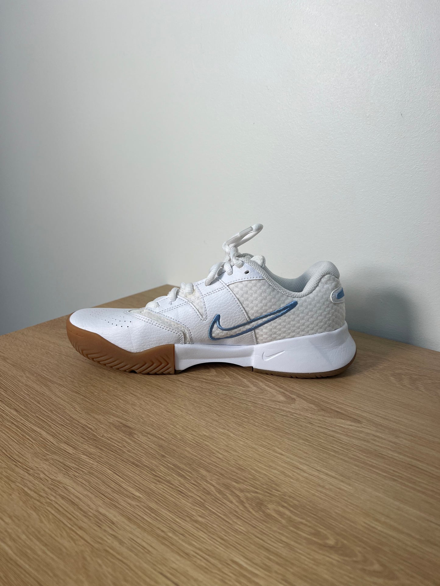 7.5 Nike Sneakers