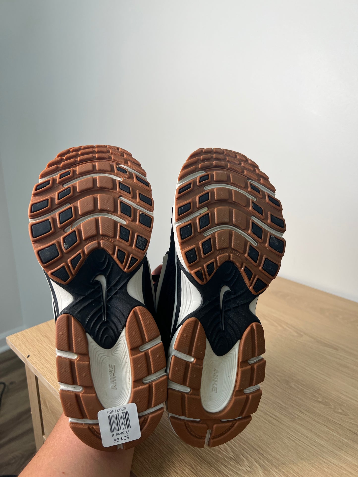 8.5 Nike Sneakers