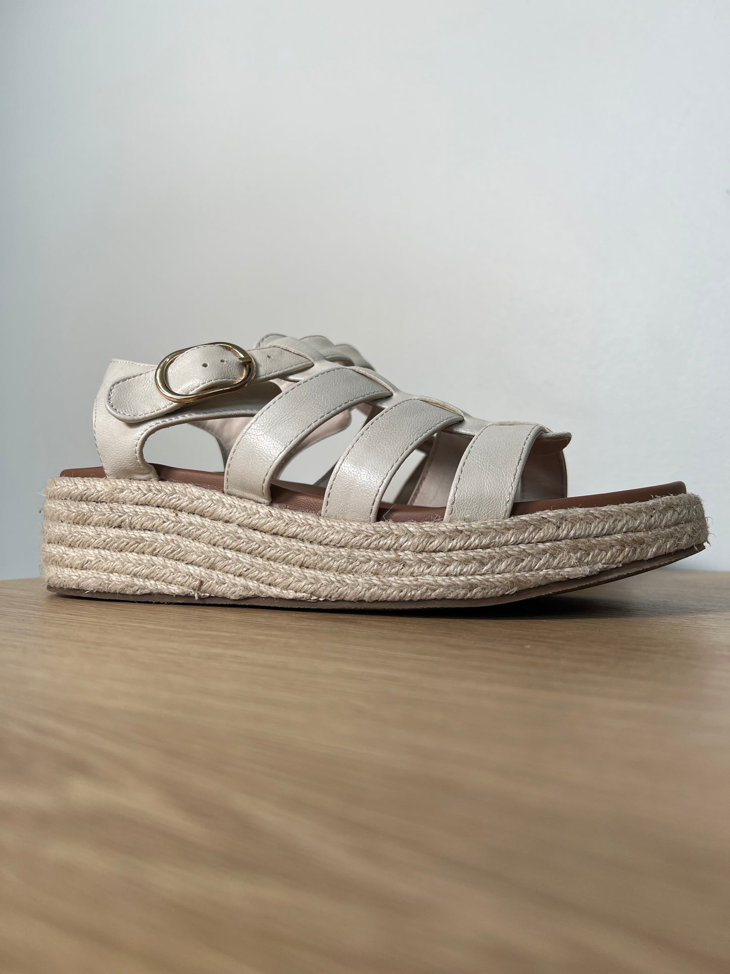 Size 9 Maurices Sandals