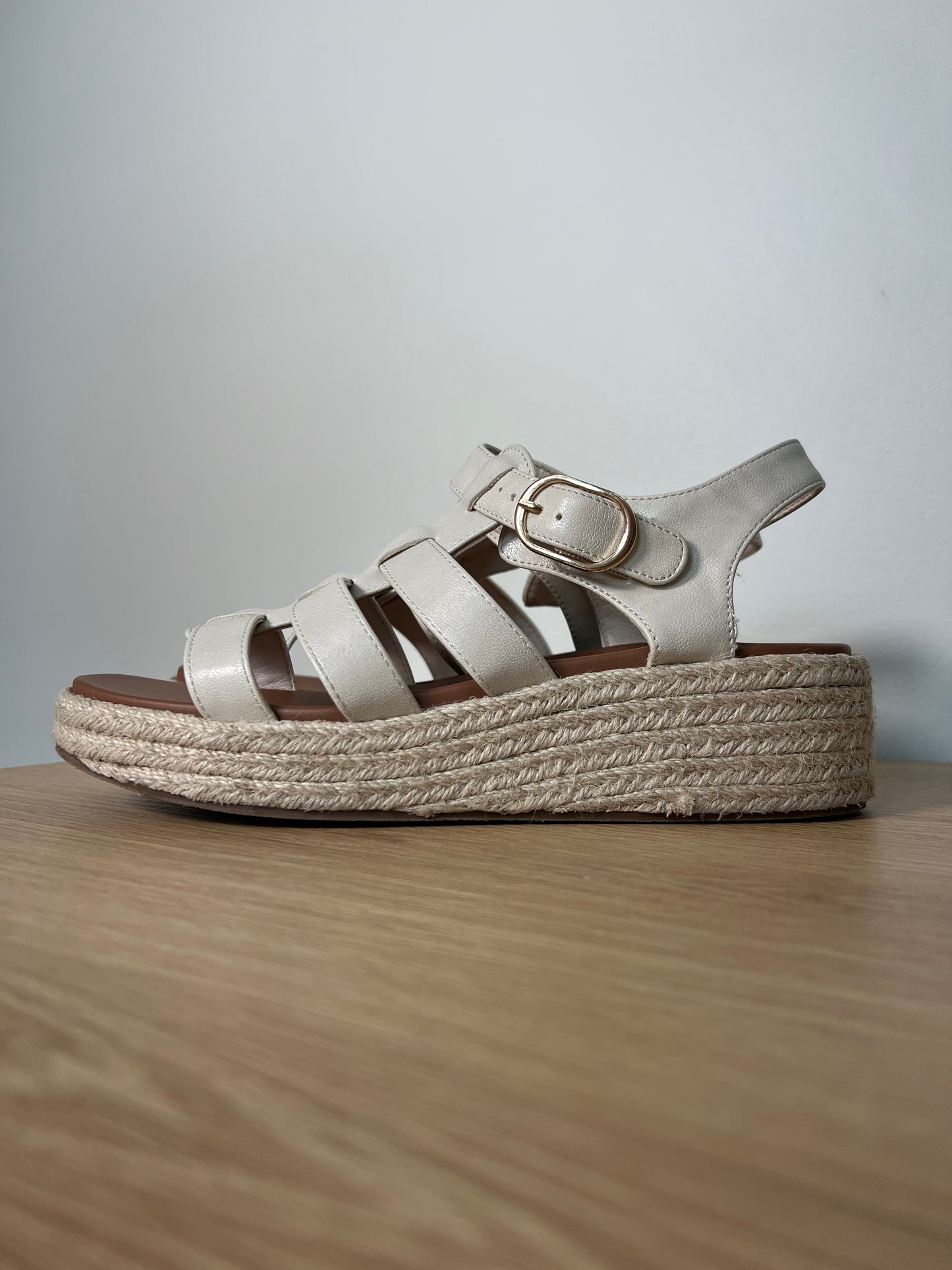 Size 9 Maurices Sandals