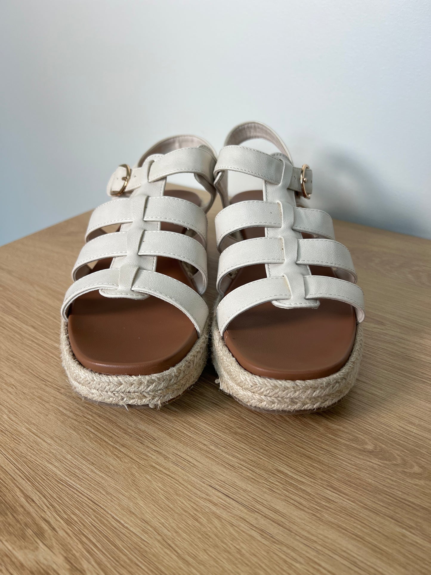 Size 9 Maurices Sandals