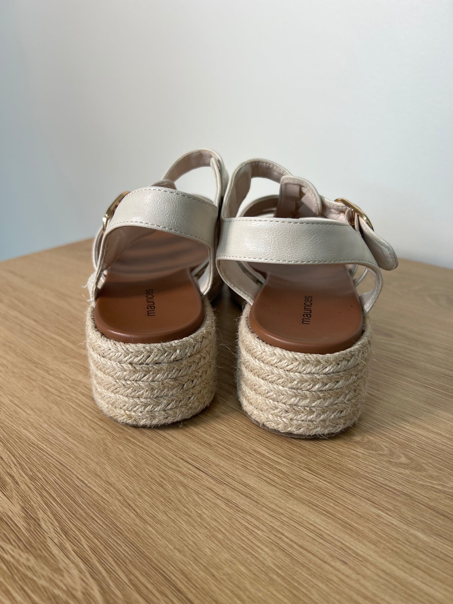 Size 9 Maurices Sandals