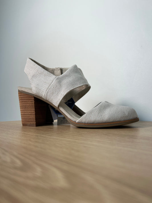 9.5 Toms Heels