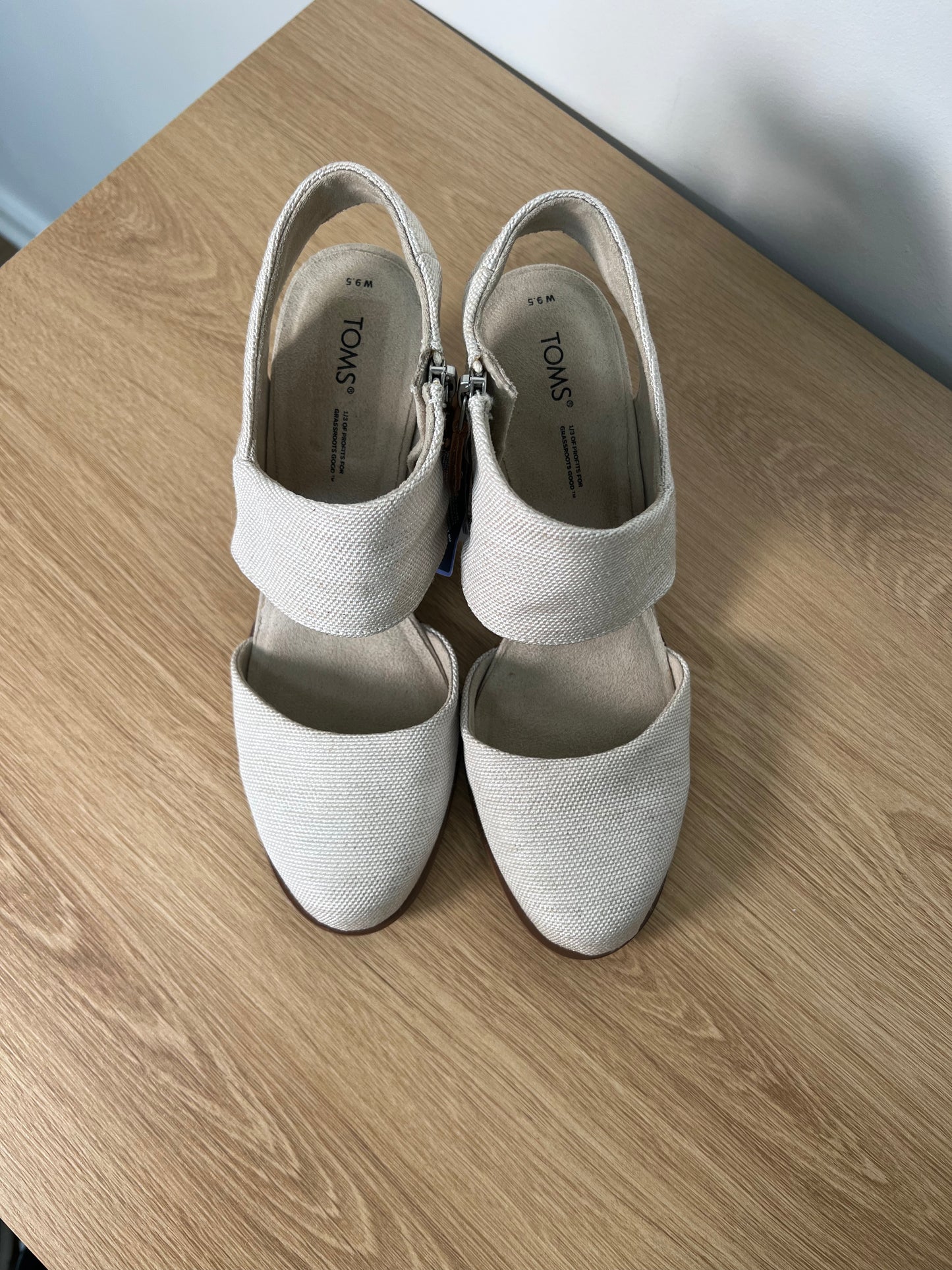 9.5 Toms Heels