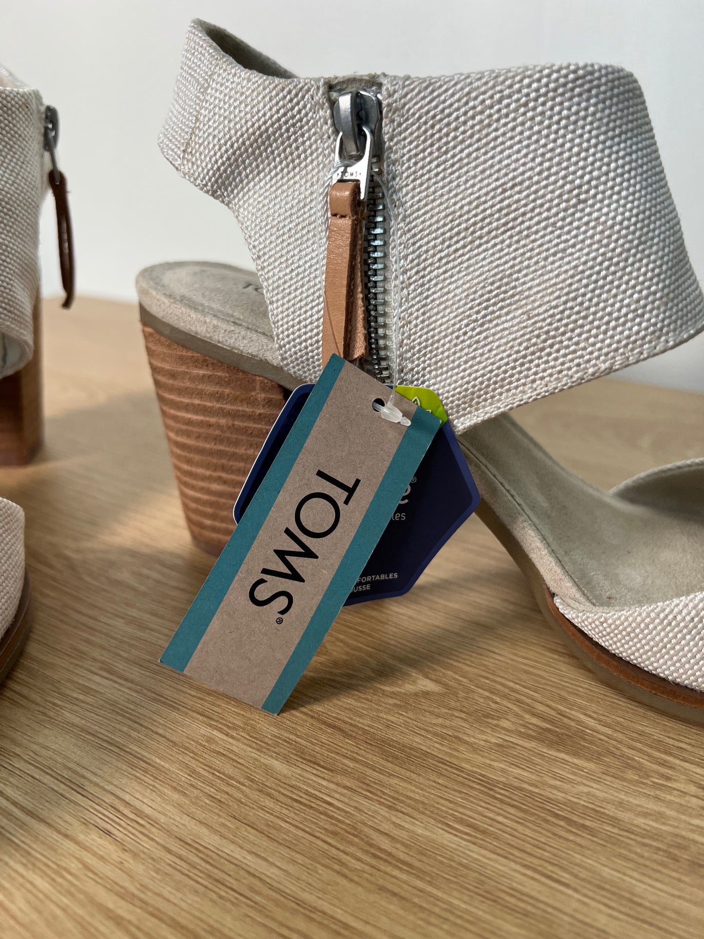 9.5 Toms Heels