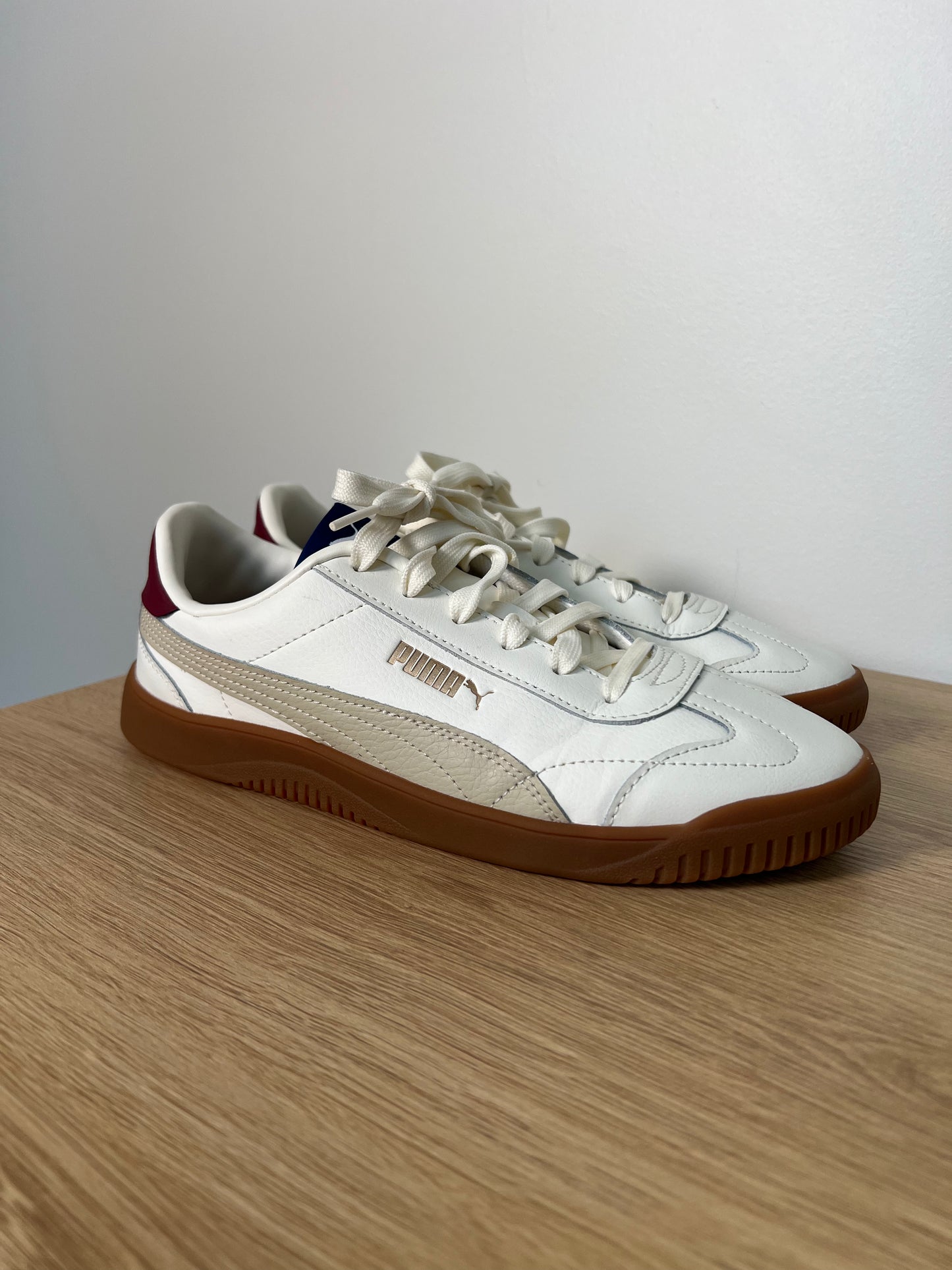 Size 7 Puma Sneakers